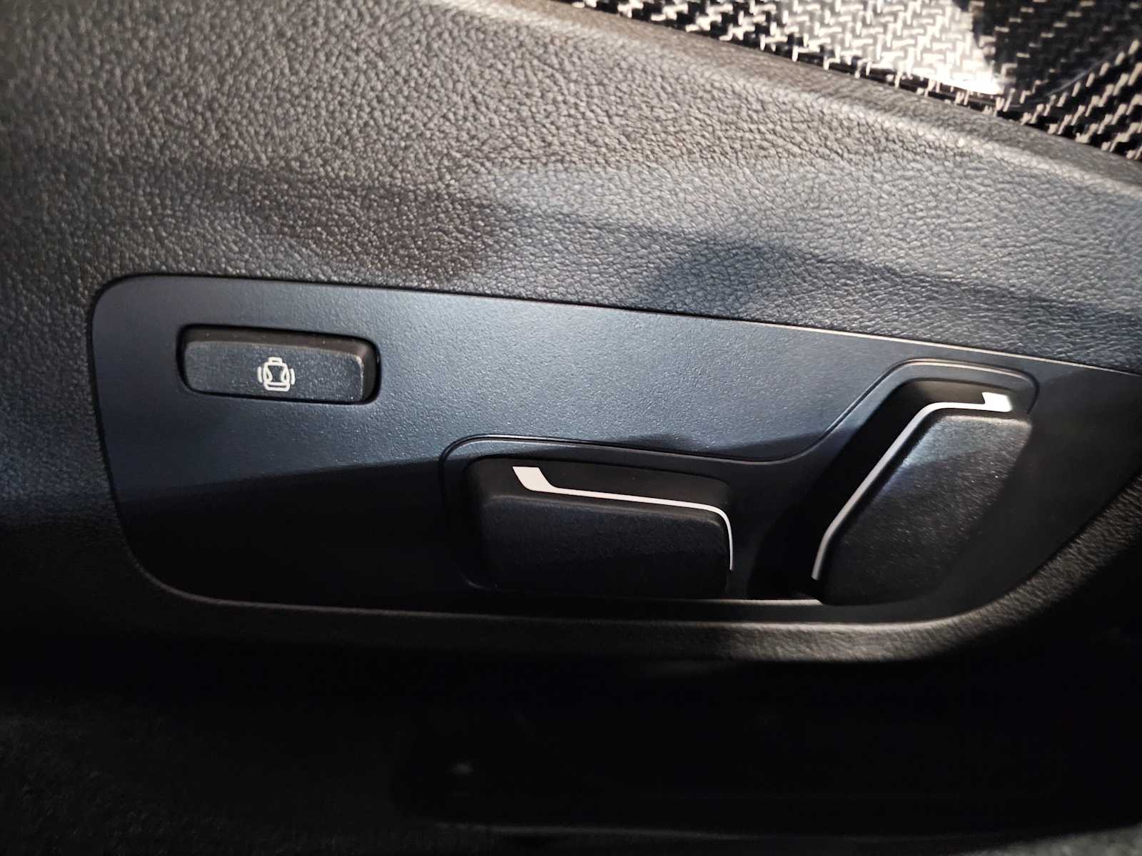 Thumbnail: 2025 BMW M3 - 30