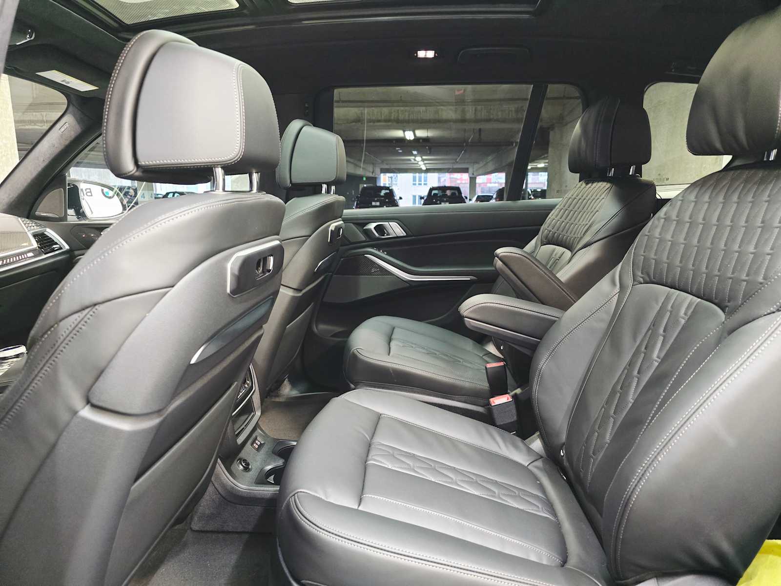 Thumbnail: 2026 BMW X7 - 25