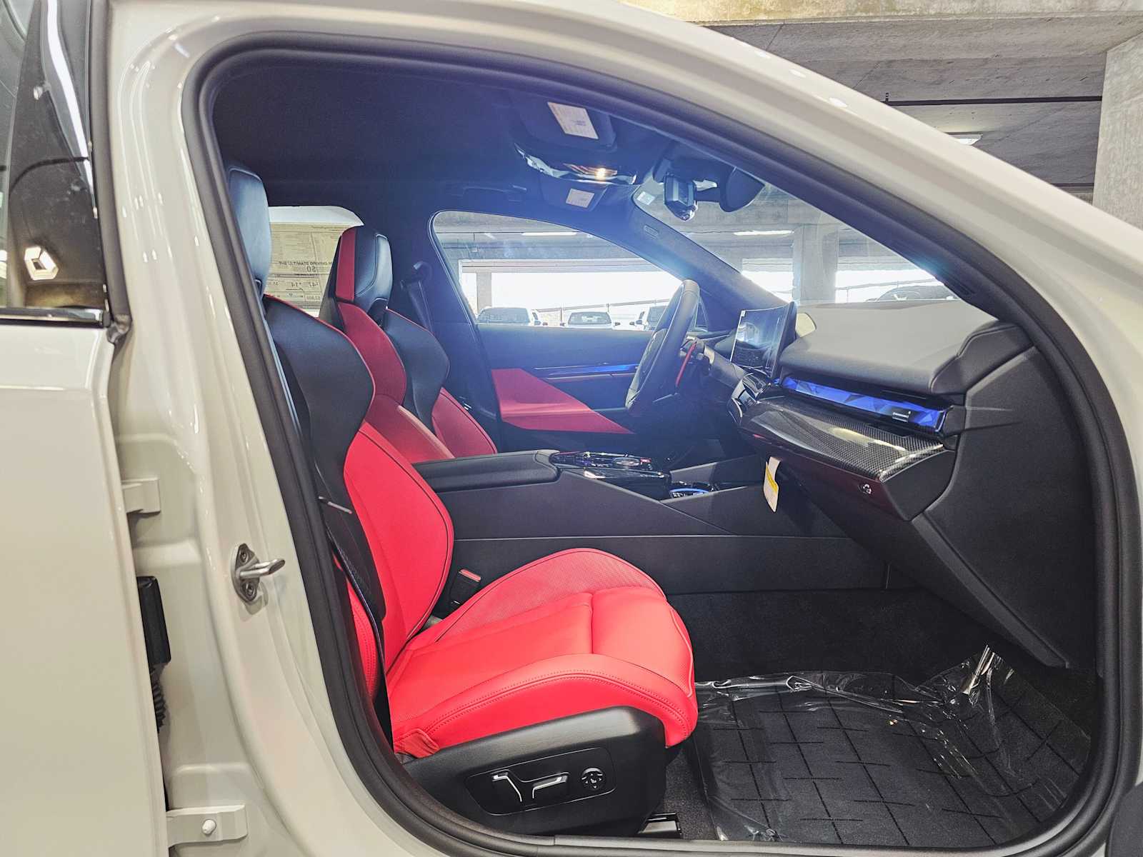 Thumbnail: 2026 BMW M5 - 27