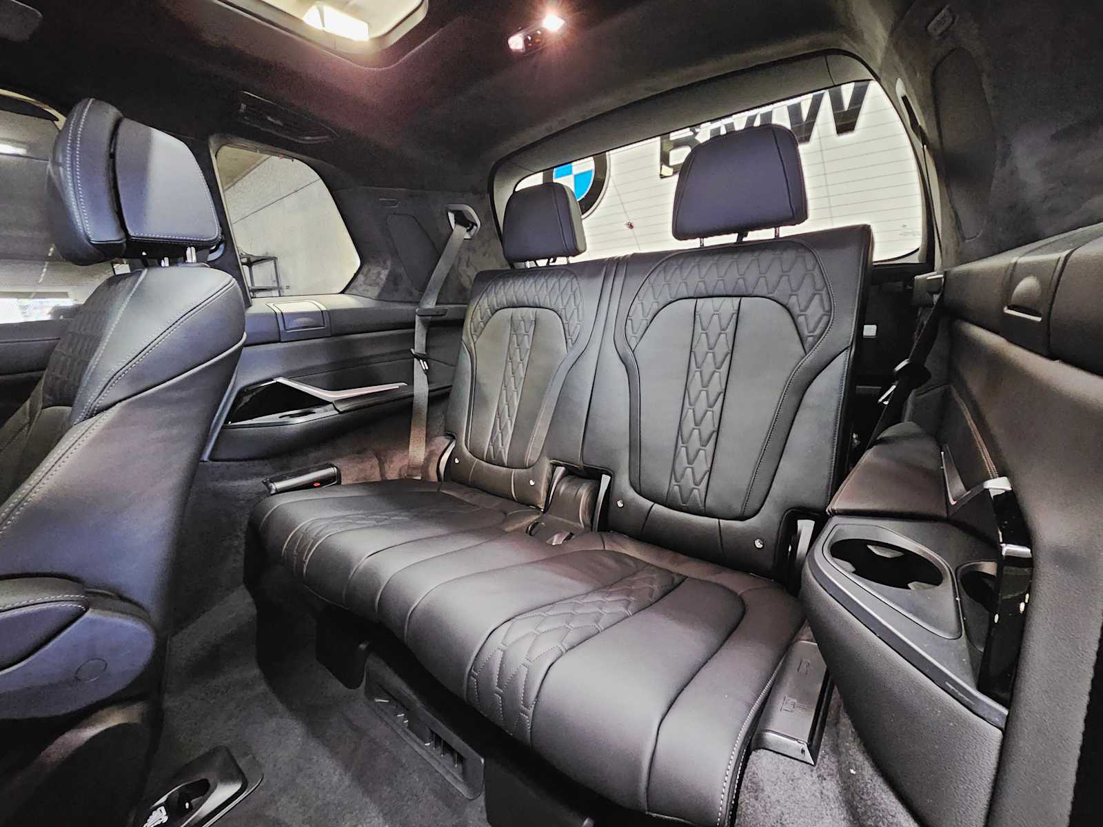 Thumbnail: 2026 BMW X7 - 27