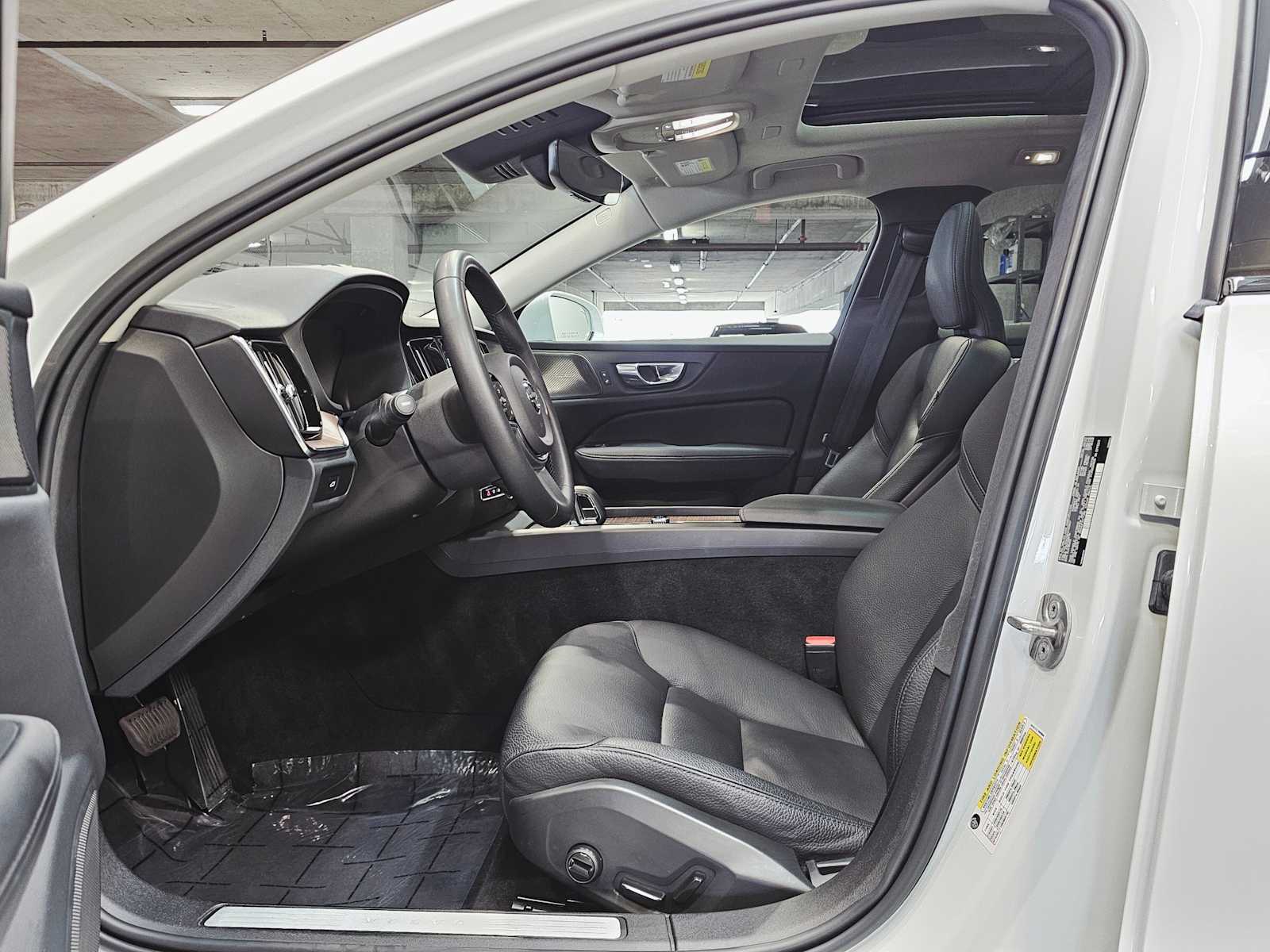 Thumbnail: 2023 Volvo S60 - 23