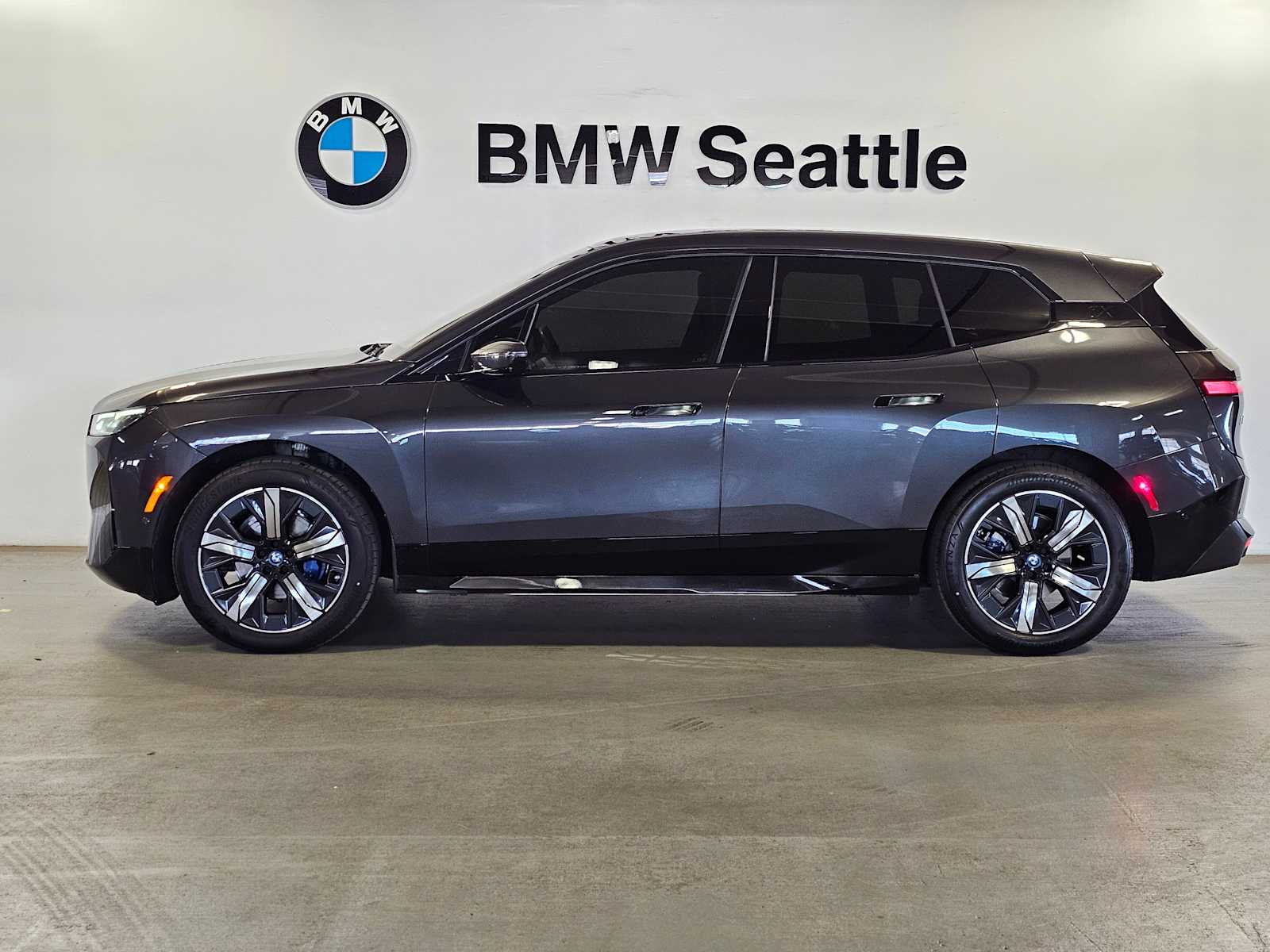 Thumbnail: 2024 BMW iX - 2