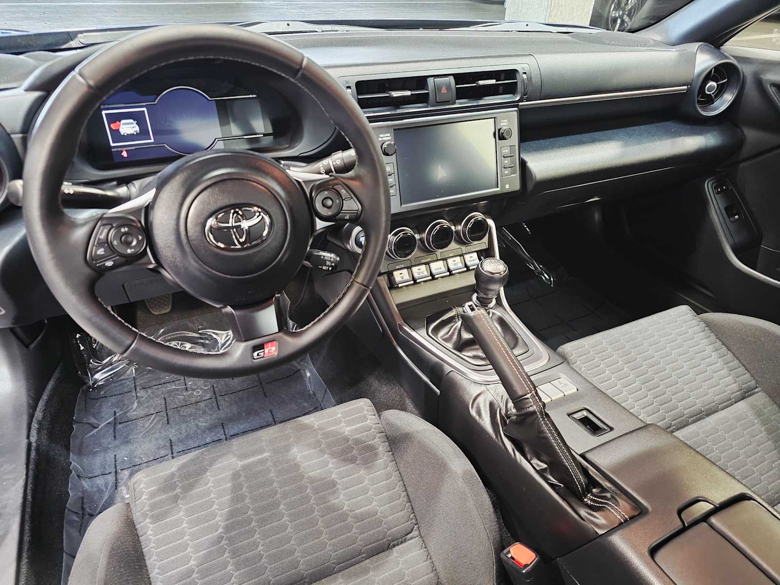 Thumbnail: 2023 Toyota GR86 - 10