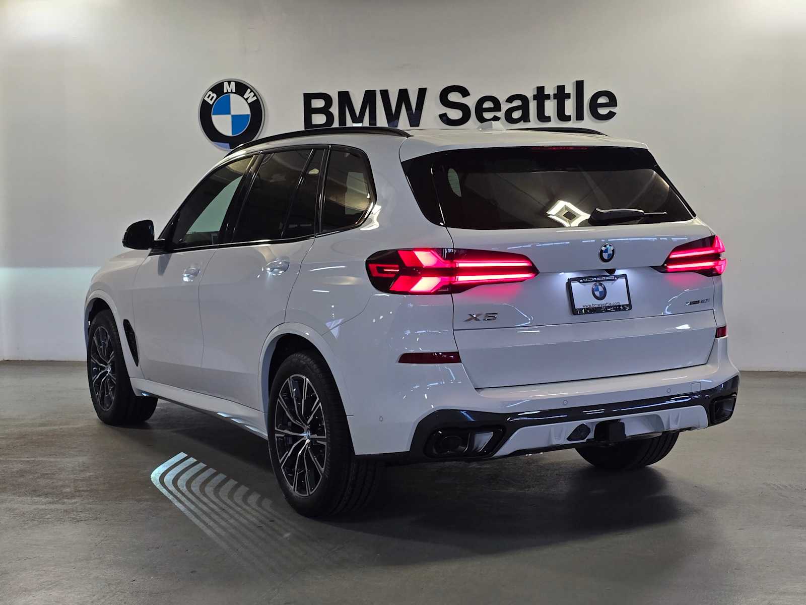 Thumbnail: 2026 BMW X5 - 4