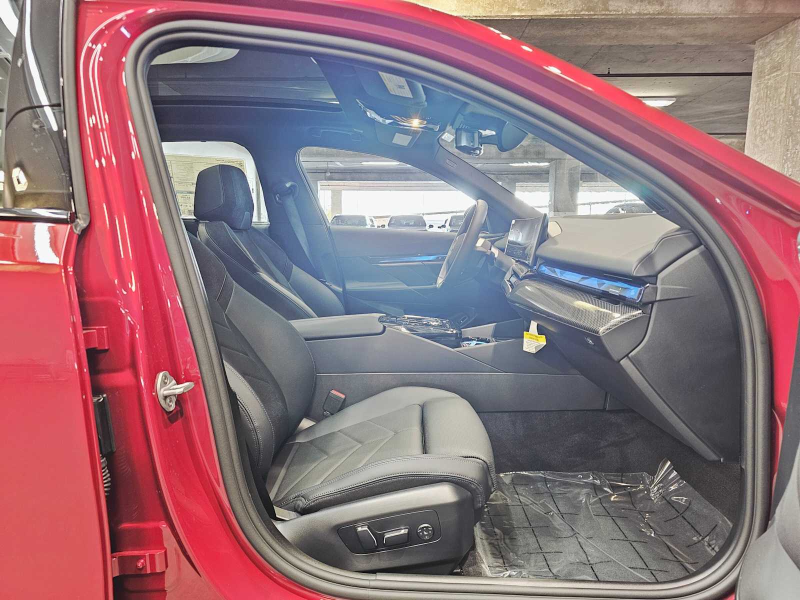 Thumbnail: 2025 BMW i5 - 27