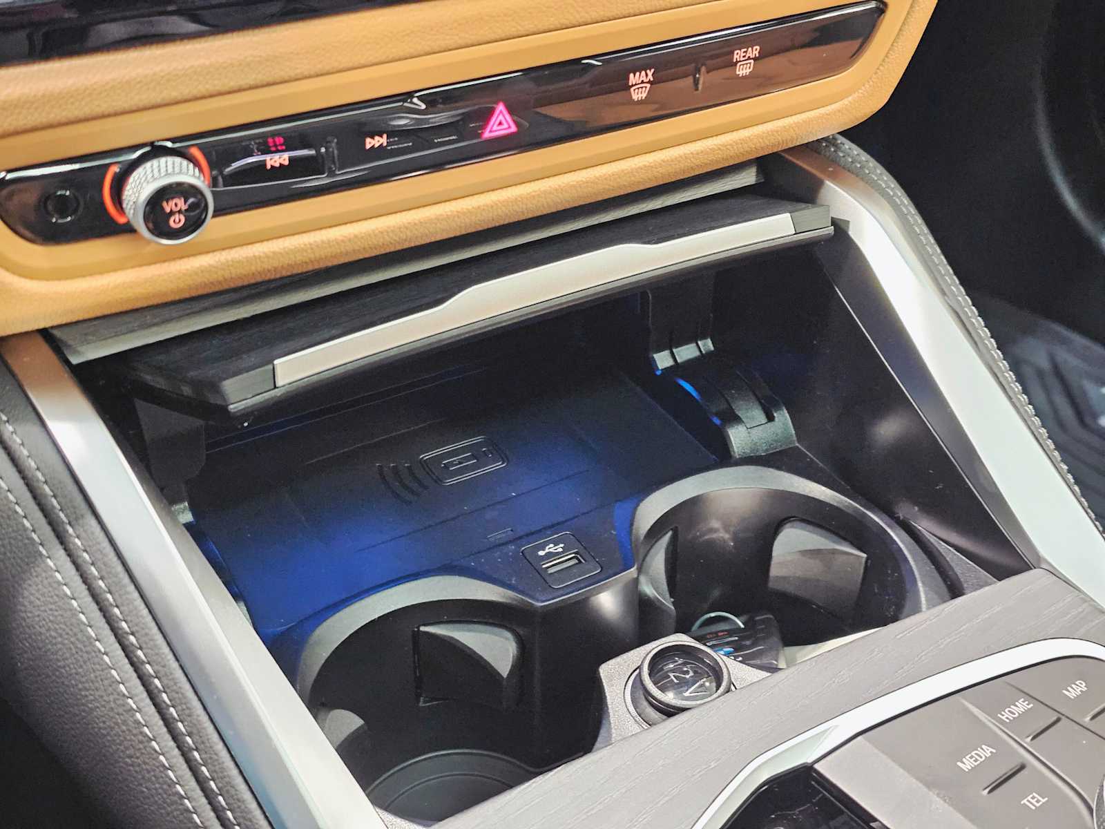 Thumbnail: 2025 BMW i4 - 19