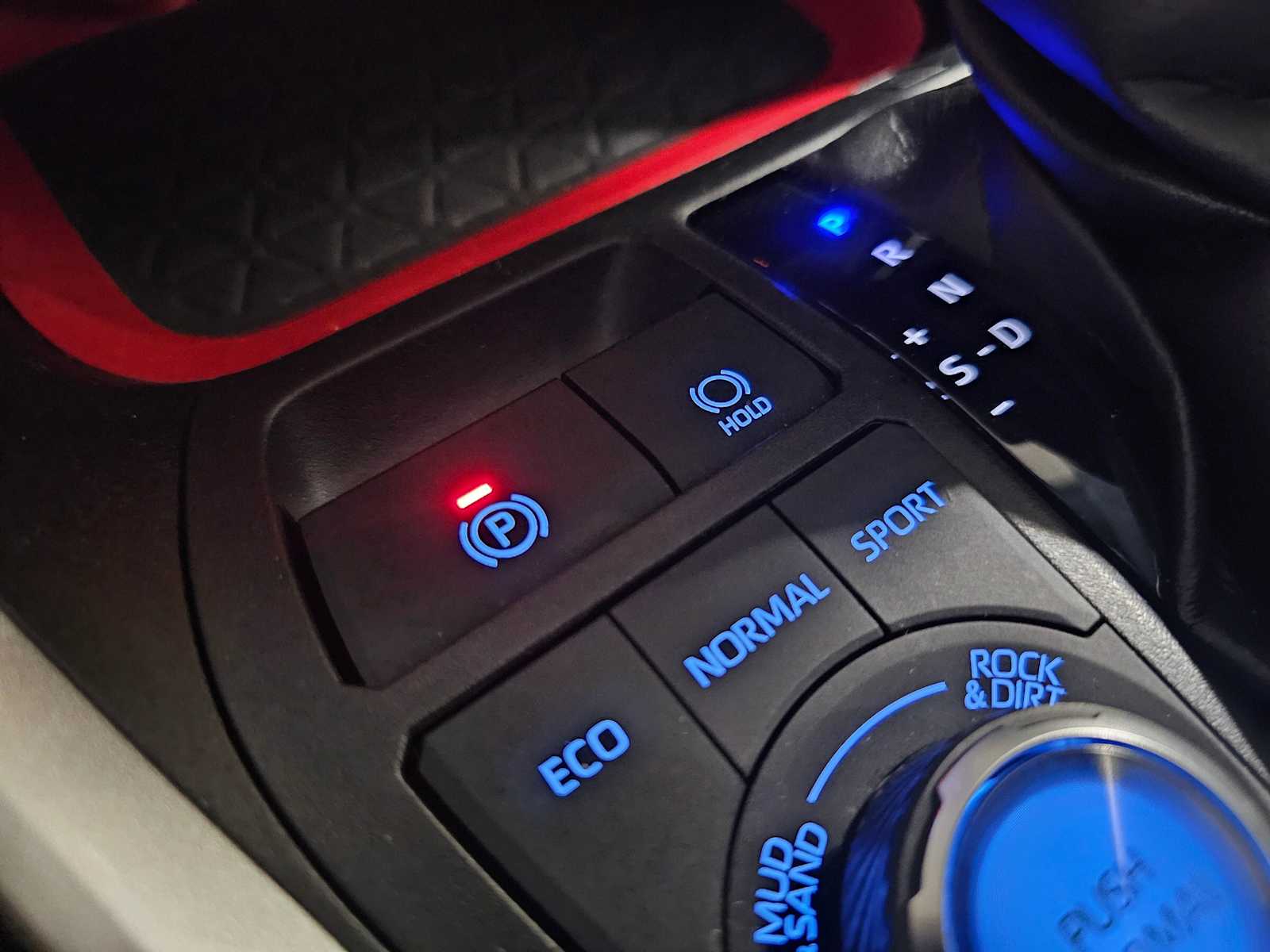 Thumbnail: 2021 Toyota RAV4 - 25