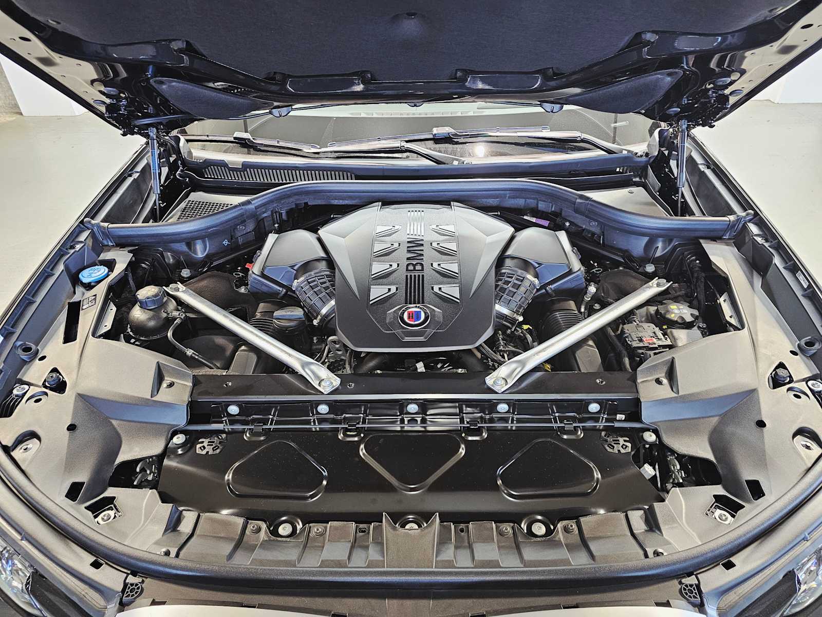 Thumbnail: 2026 BMW X7 - 9