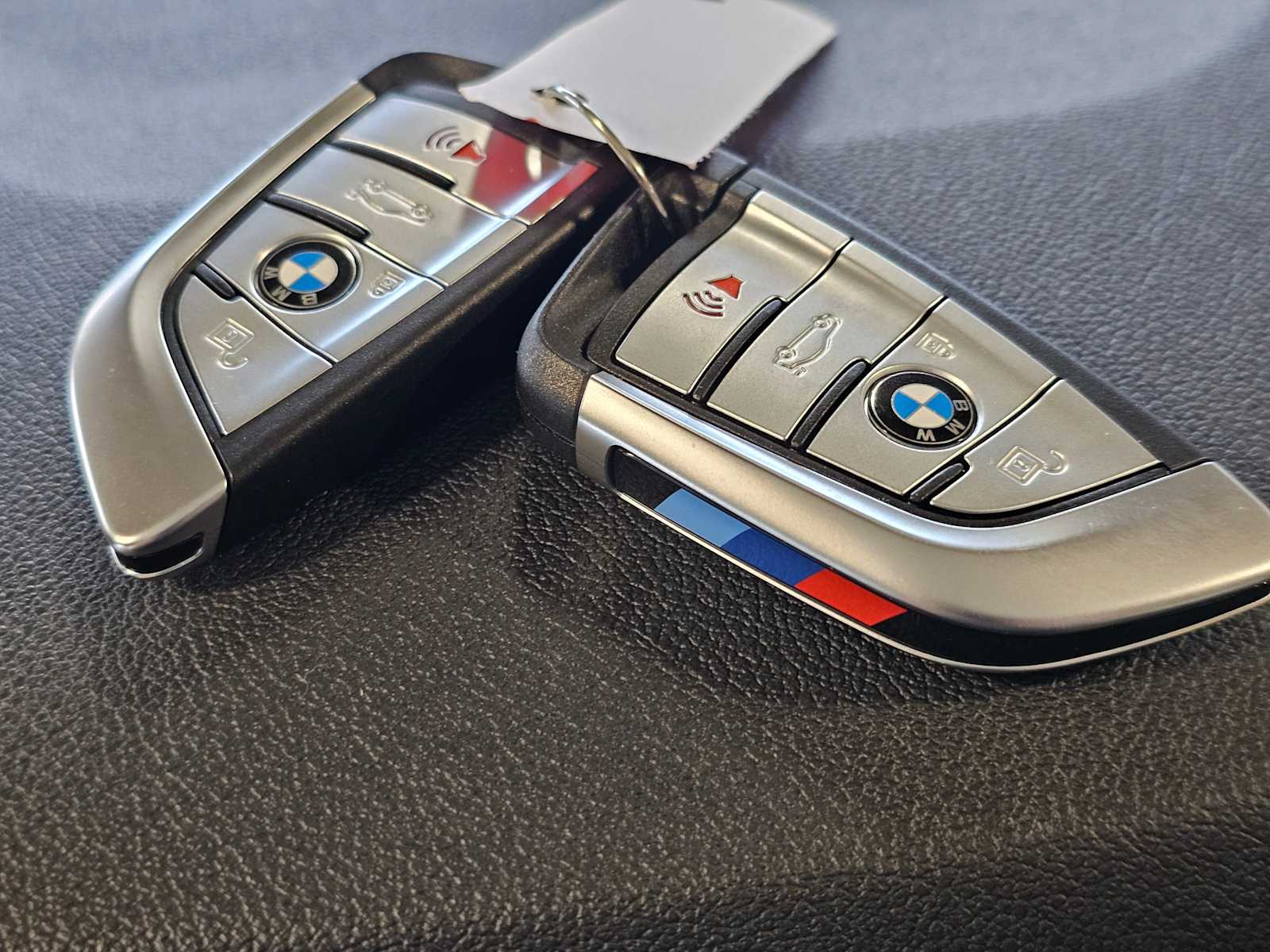 Thumbnail: 2023 BMW 5 Series - 45