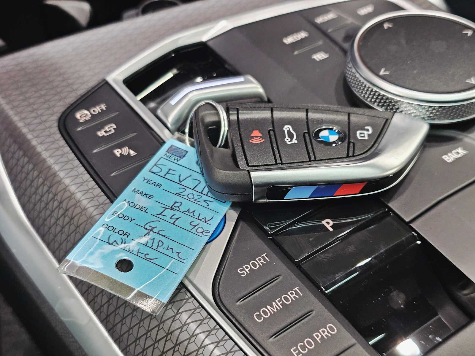 Thumbnail: 2025 BMW i4 - 30