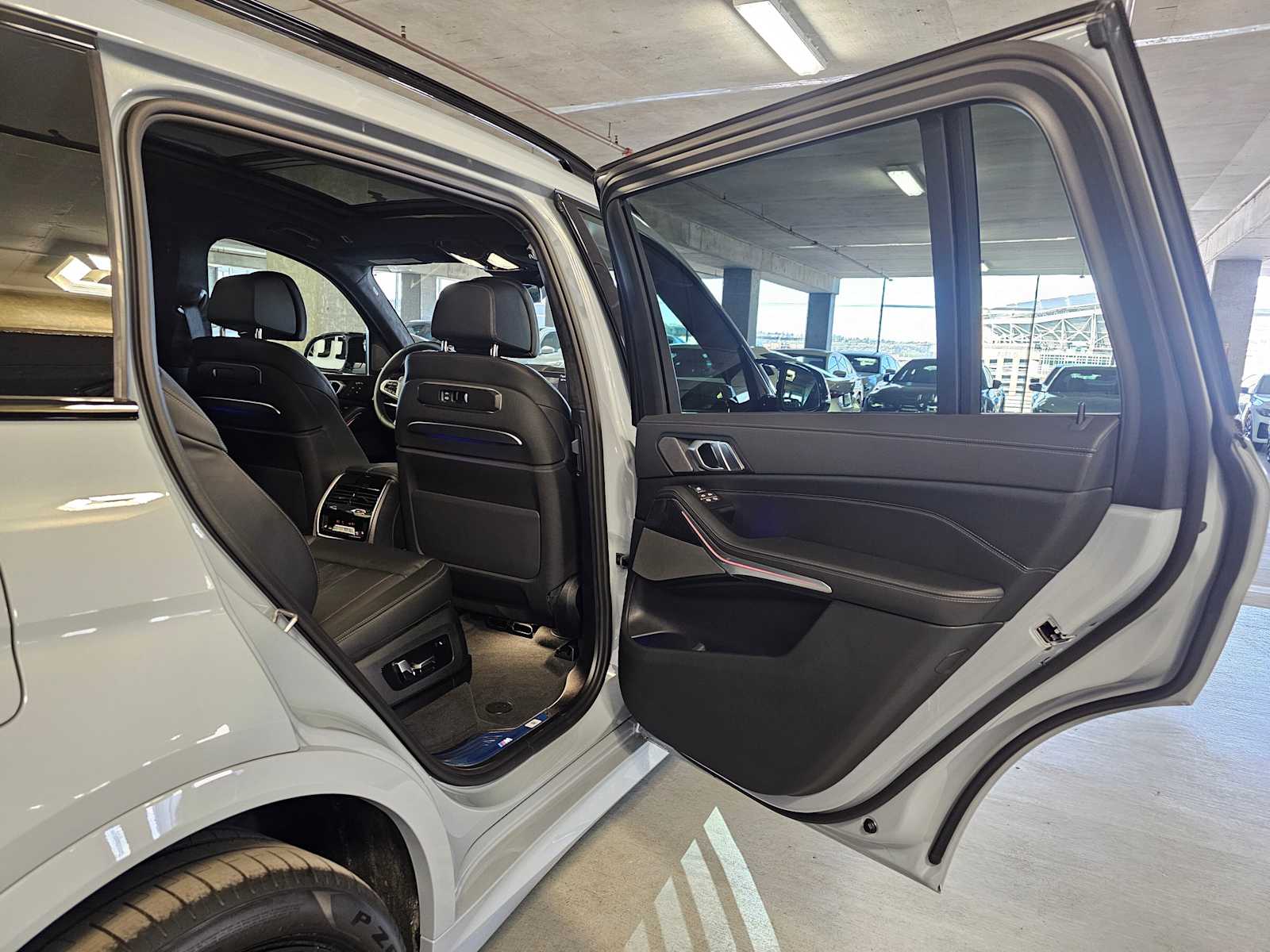 Thumbnail: 2026 BMW X7 - 39