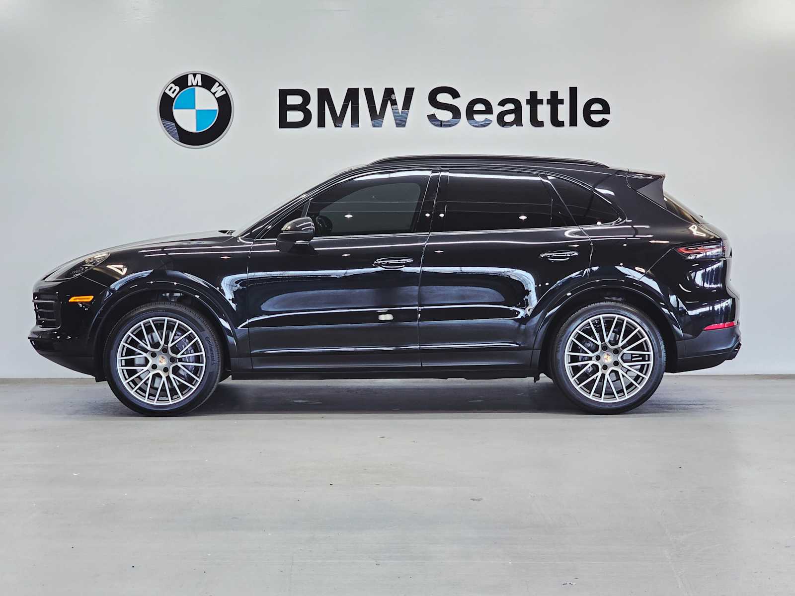 Thumbnail: 2023 Porsche Cayenne - 3