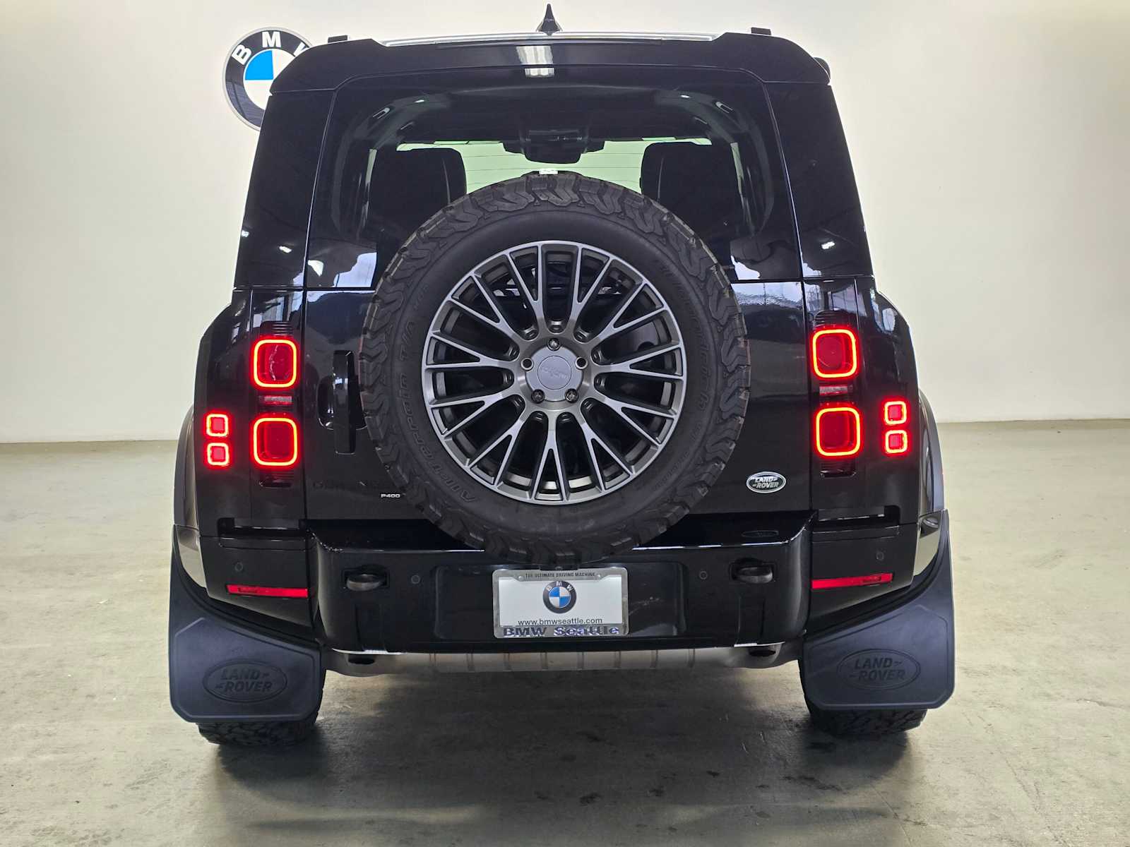 Thumbnail: 2023 Land Rover Defender - 5