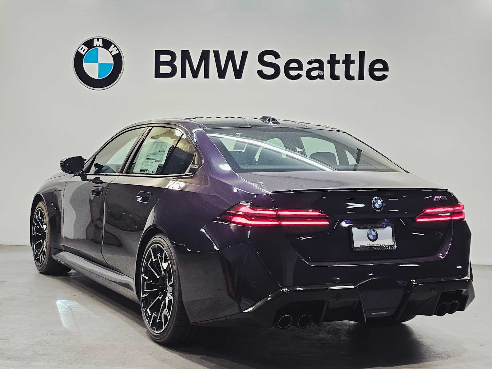 Thumbnail: 2026 BMW M5 - 4