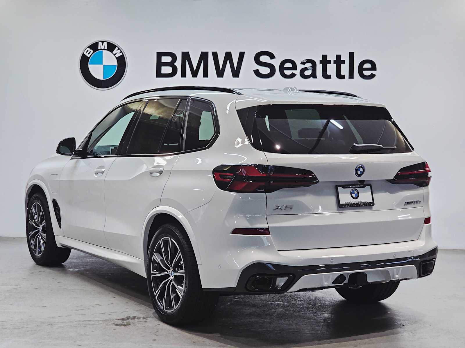 Thumbnail: 2026 BMW X5 - 4