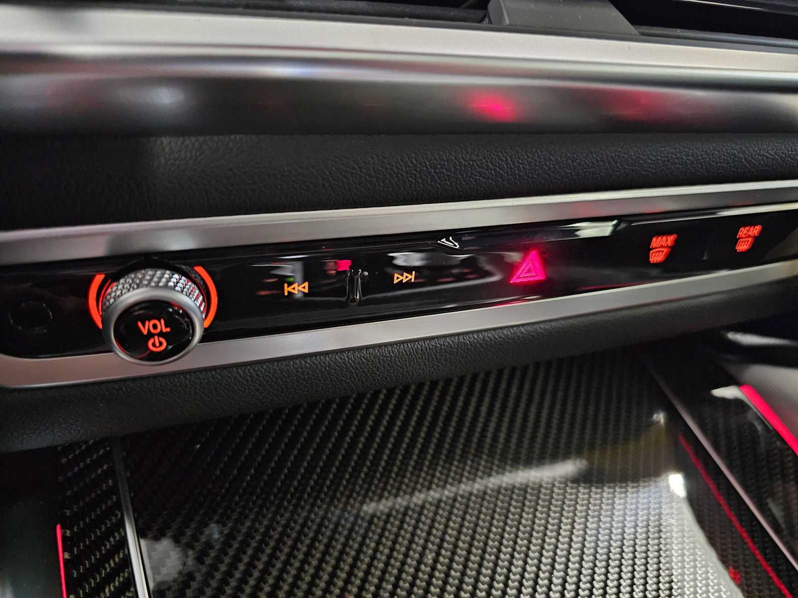 Thumbnail: 2026 BMW X6 - 18