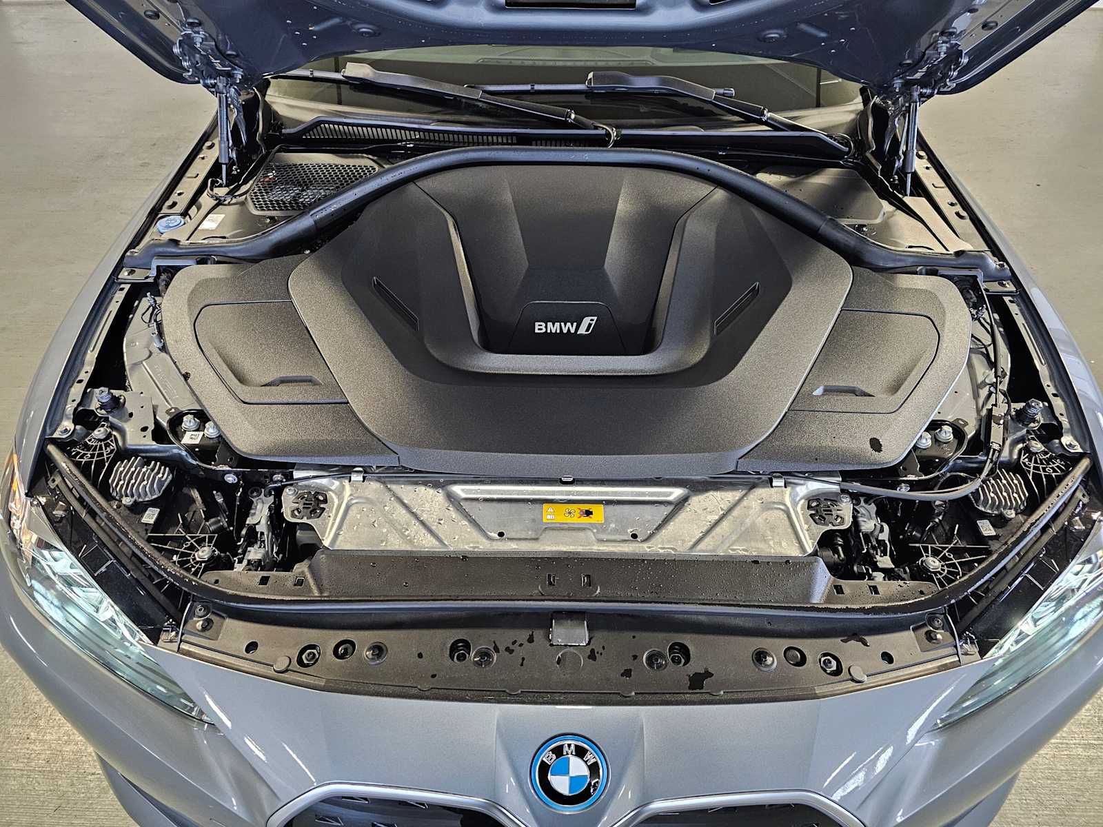 Thumbnail: 2024 BMW i4 - 9