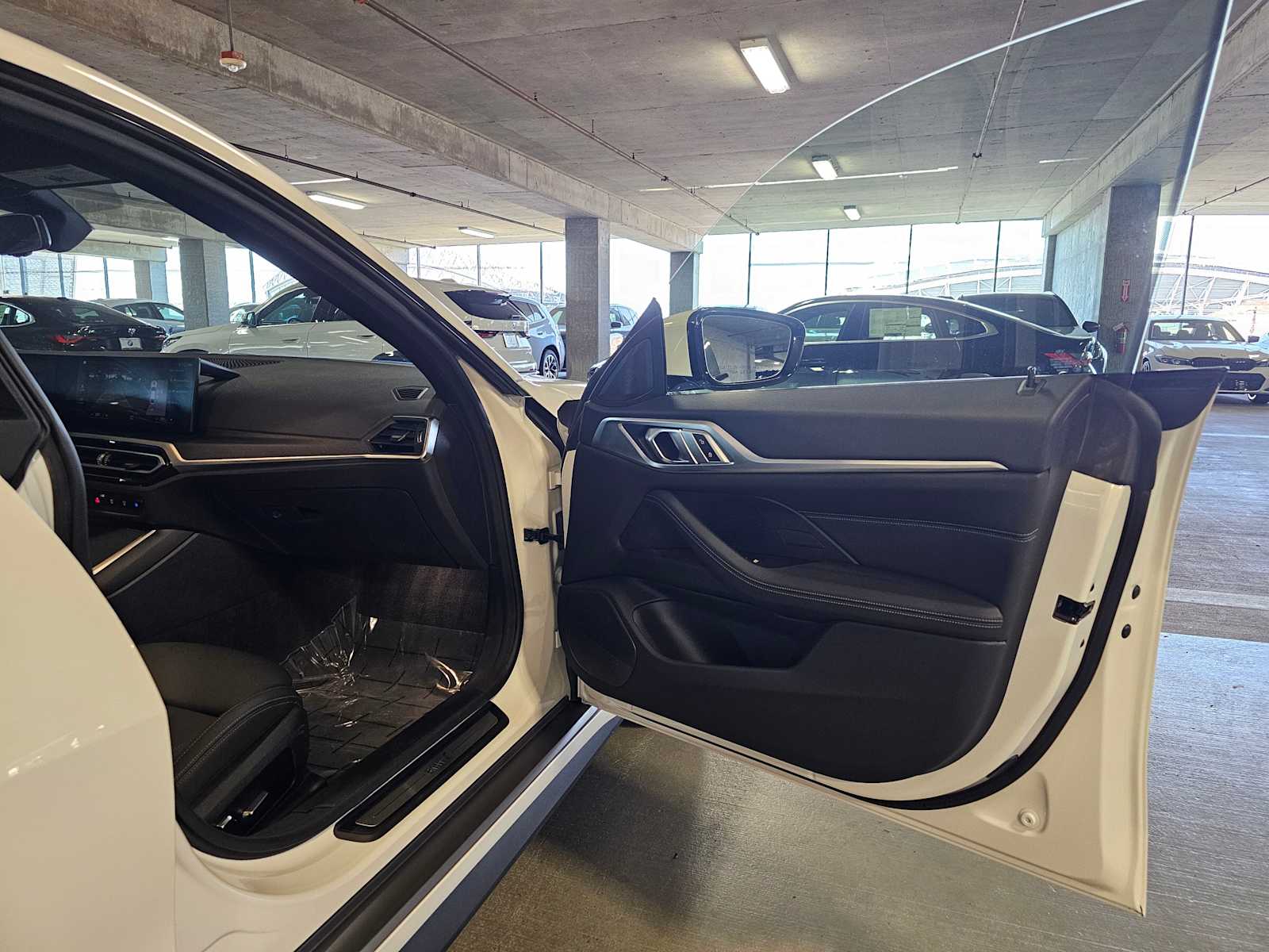 Thumbnail: 2023 BMW i4 - 37