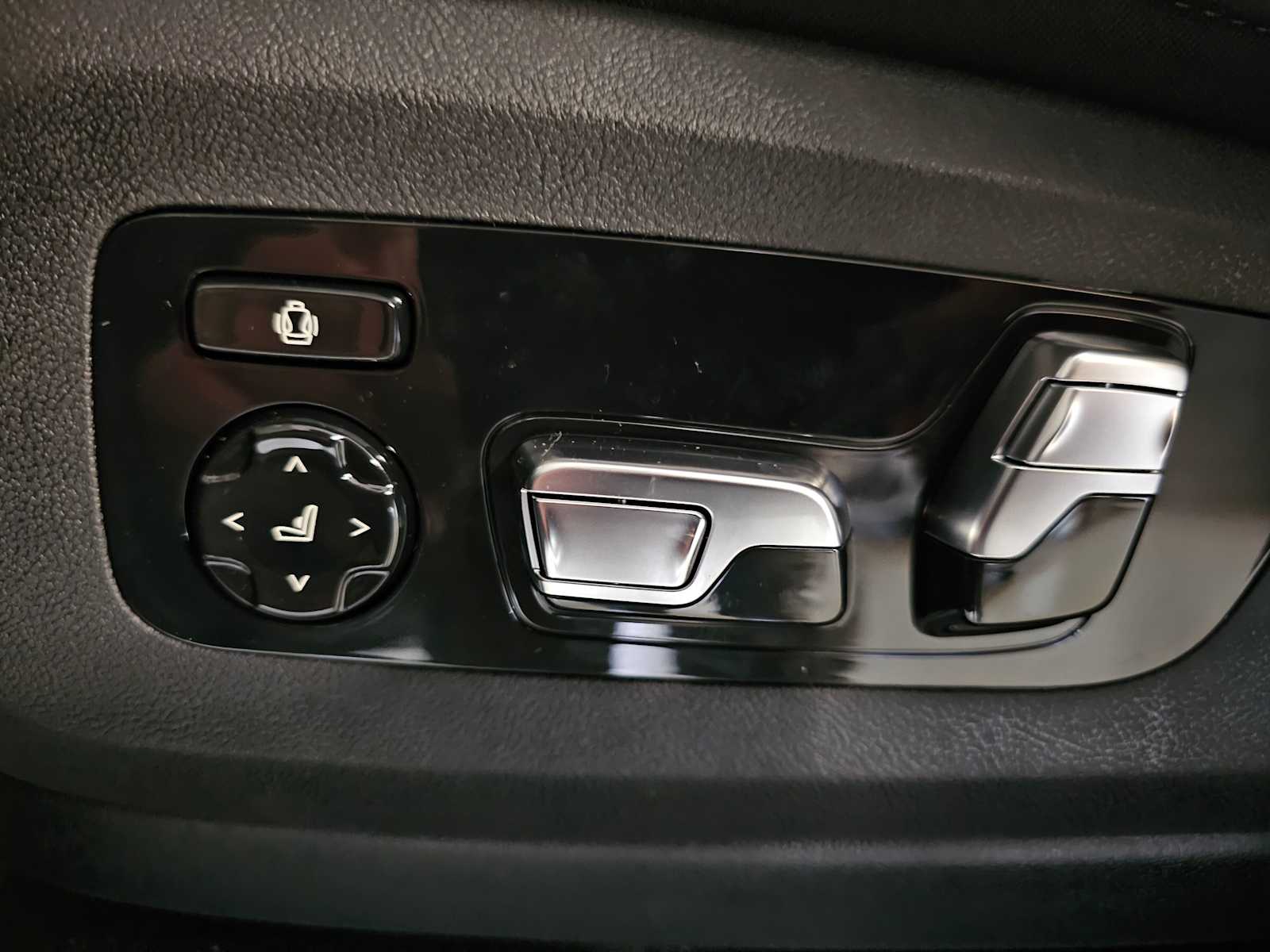 Thumbnail: 2026 BMW X5 - 30