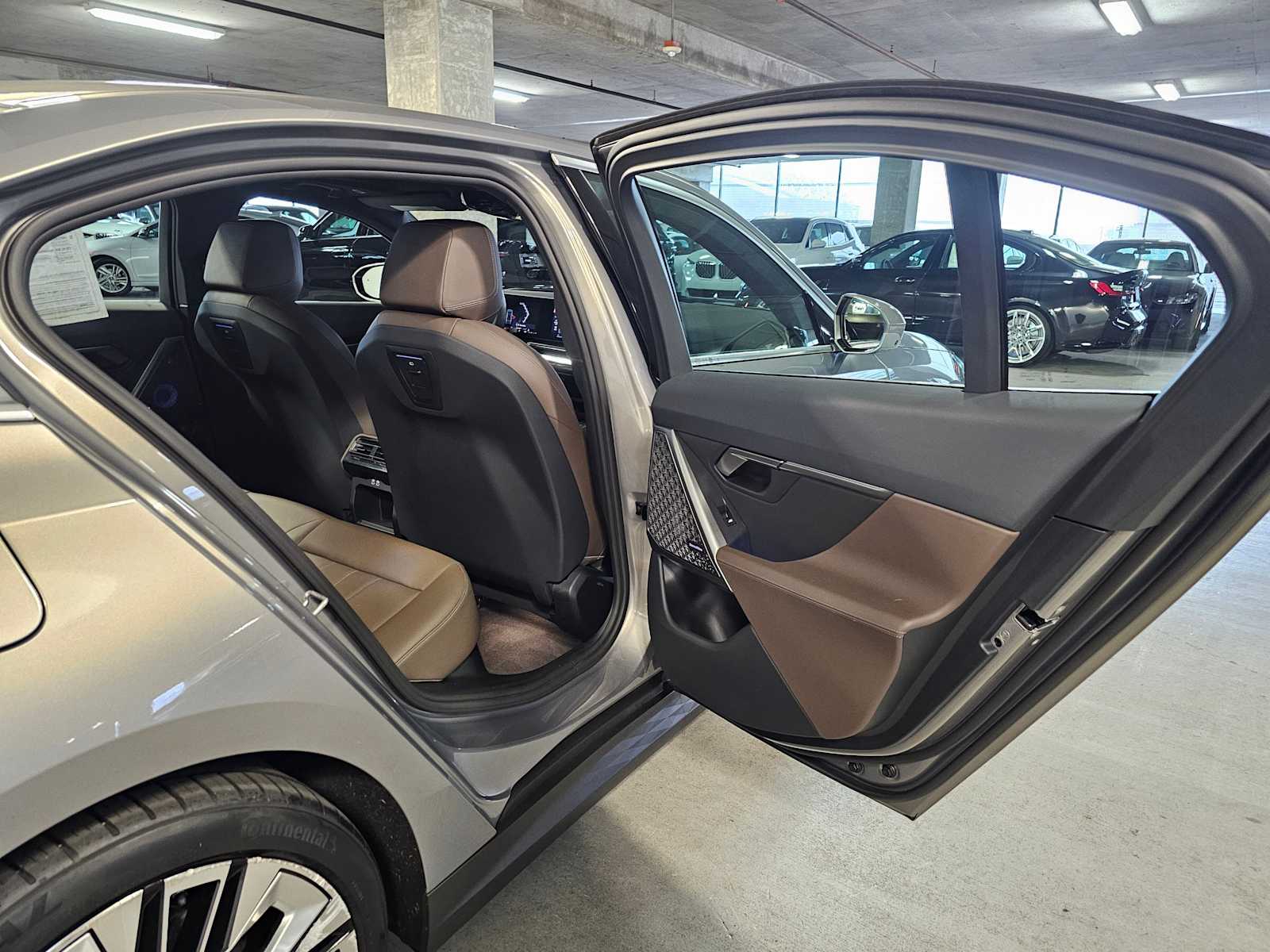 Thumbnail: 2024 BMW 5 Series - 37