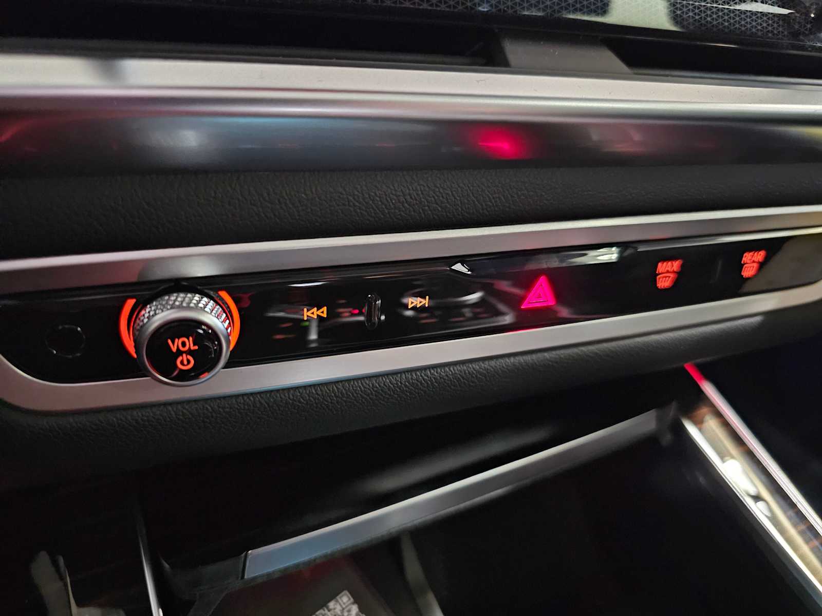 Thumbnail: 2026 BMW X5 - 16