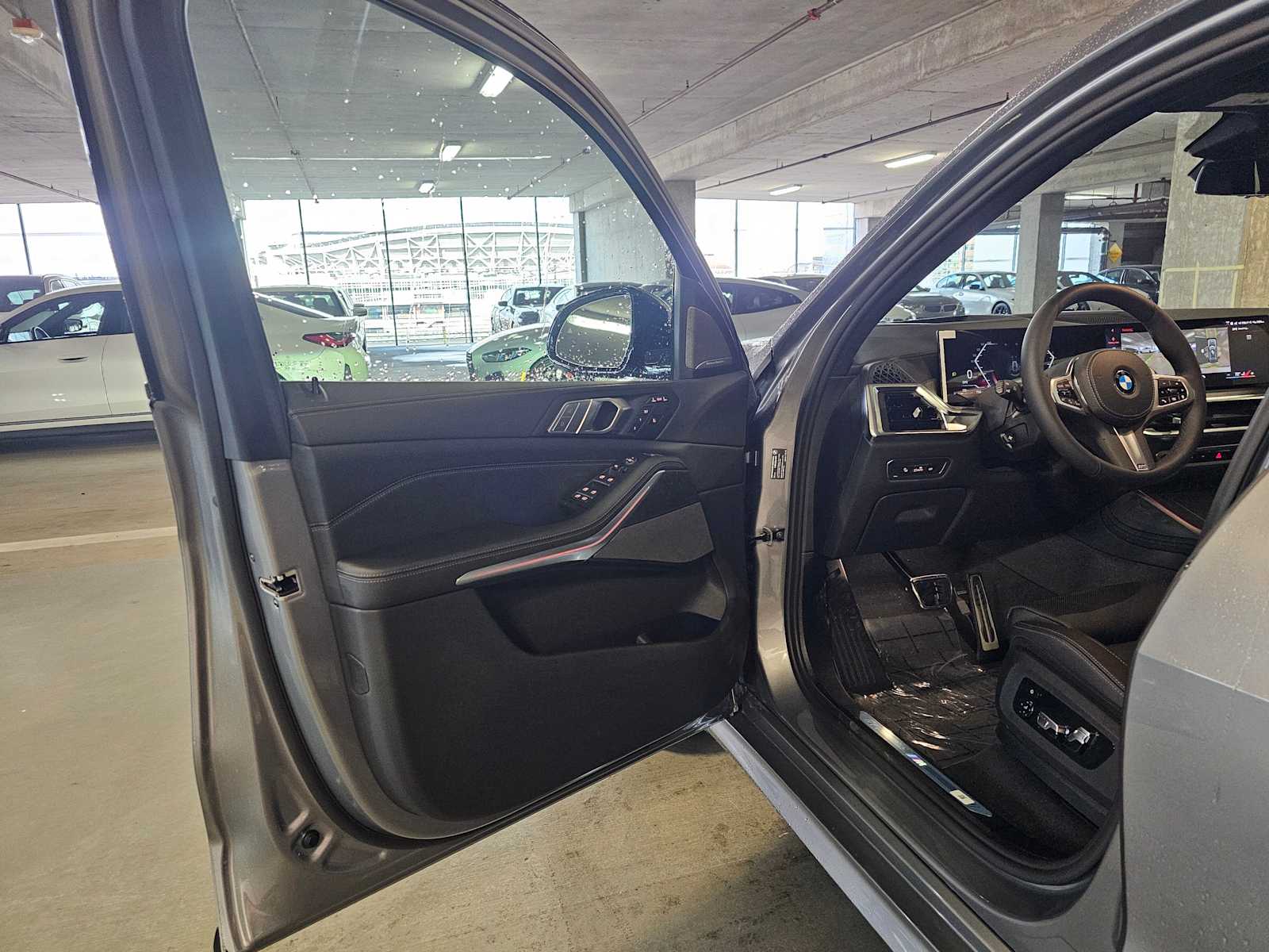 Thumbnail: 2026 BMW X7 - 31