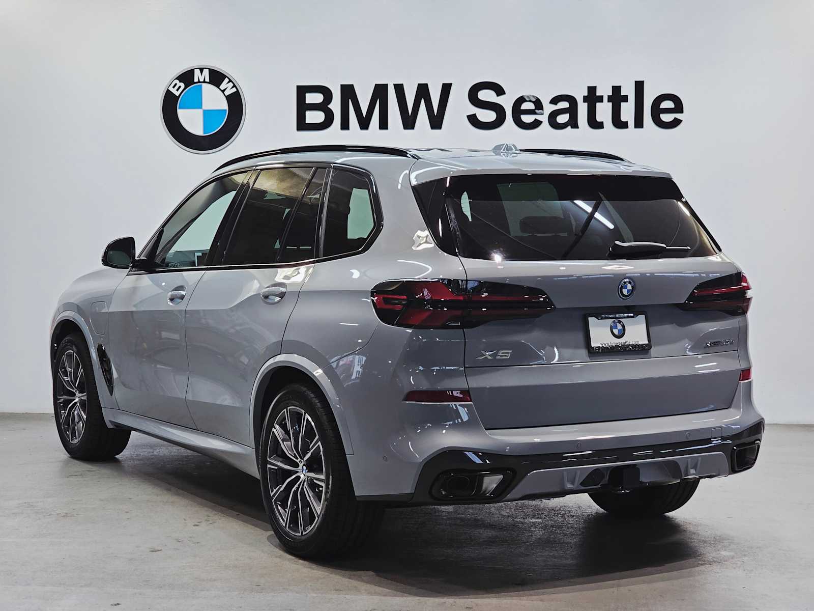 Thumbnail: 2026 BMW X5 - 4