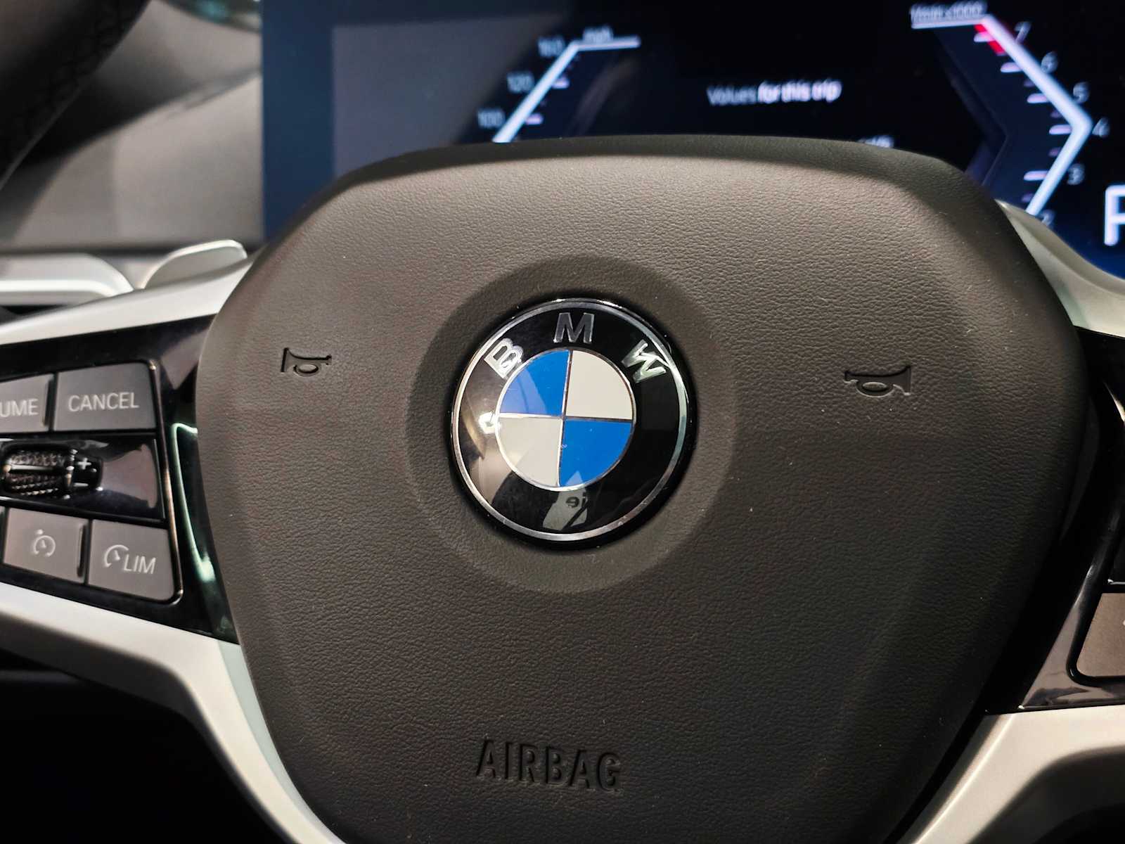 Thumbnail: 2025 BMW 3 Series - 23