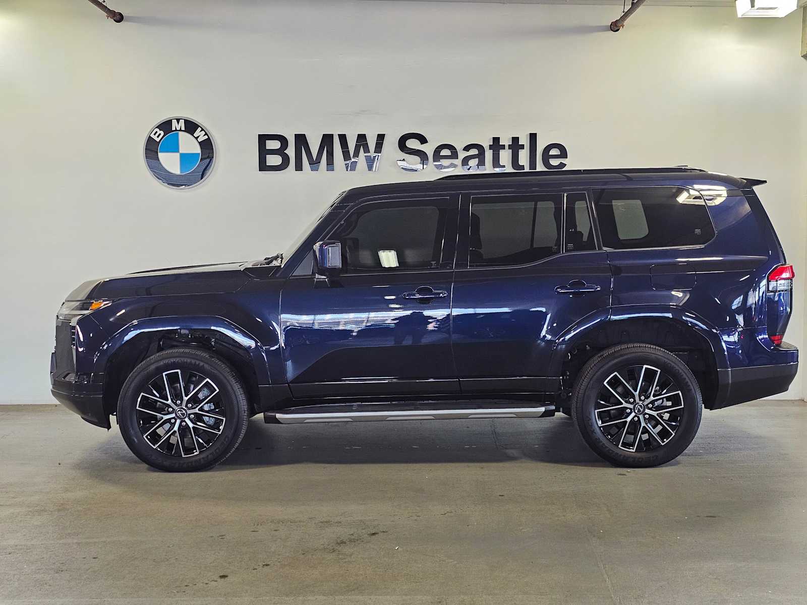 Thumbnail: 2024 Lexus GX - 3