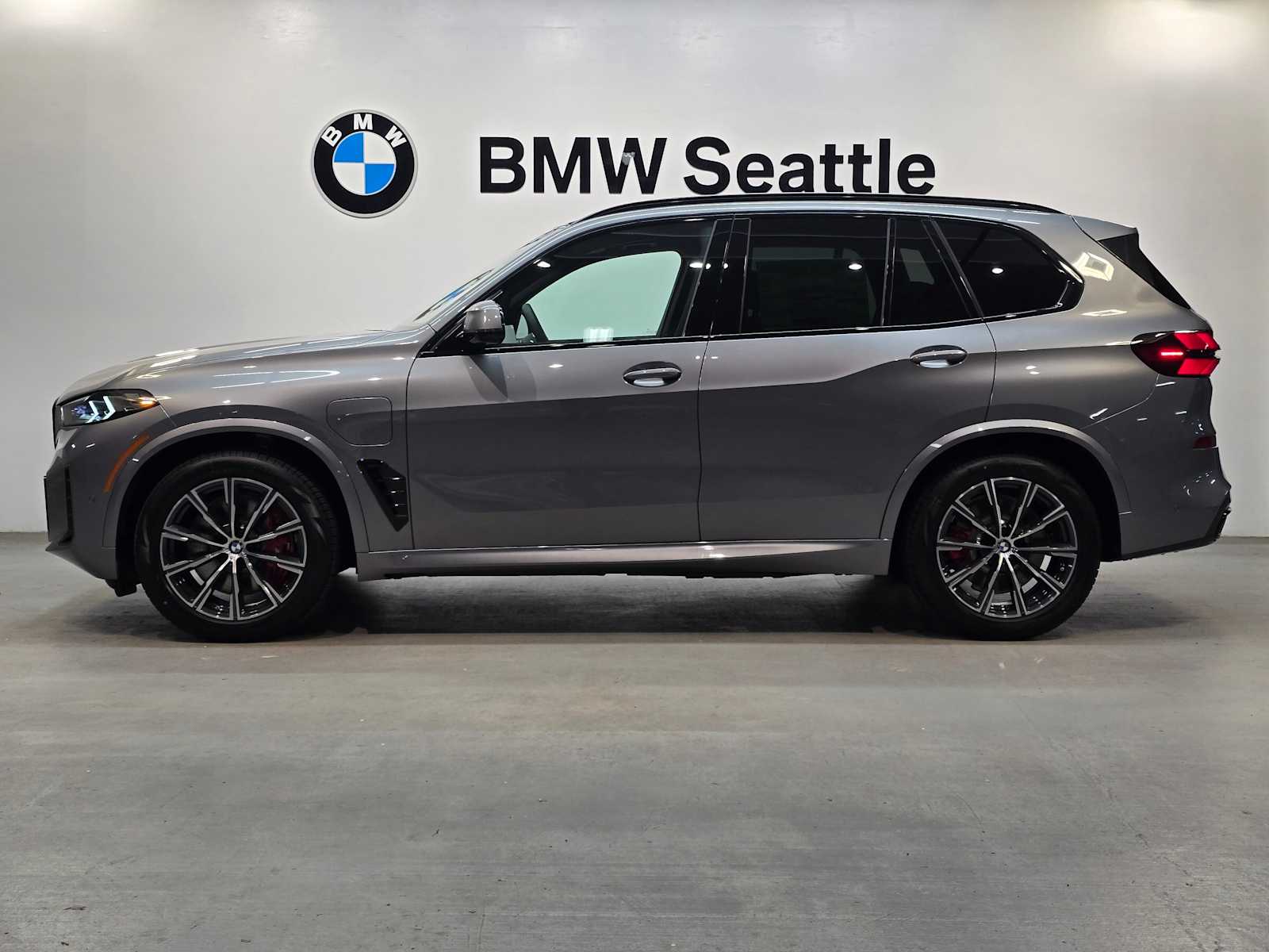 Thumbnail: 2026 BMW X5 - 3