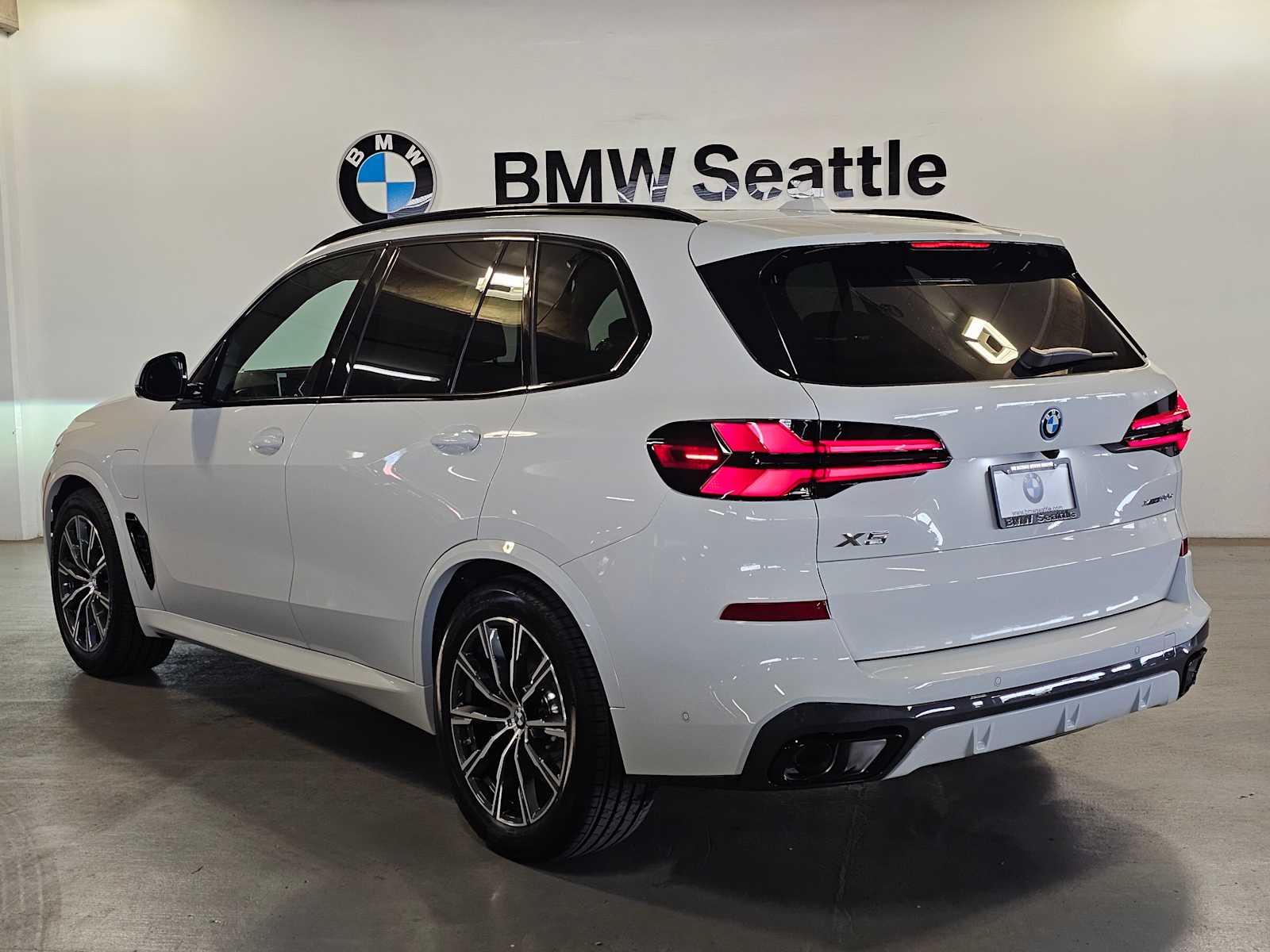 Thumbnail: 2026 BMW X5 - 4