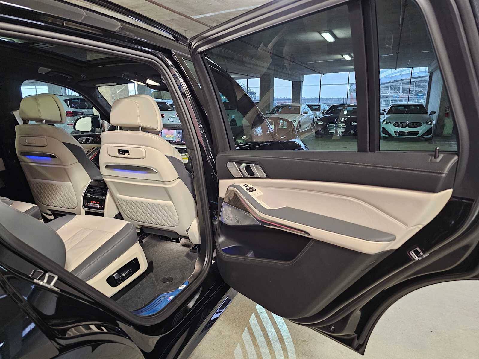 Thumbnail: 2026 BMW X7 - 41