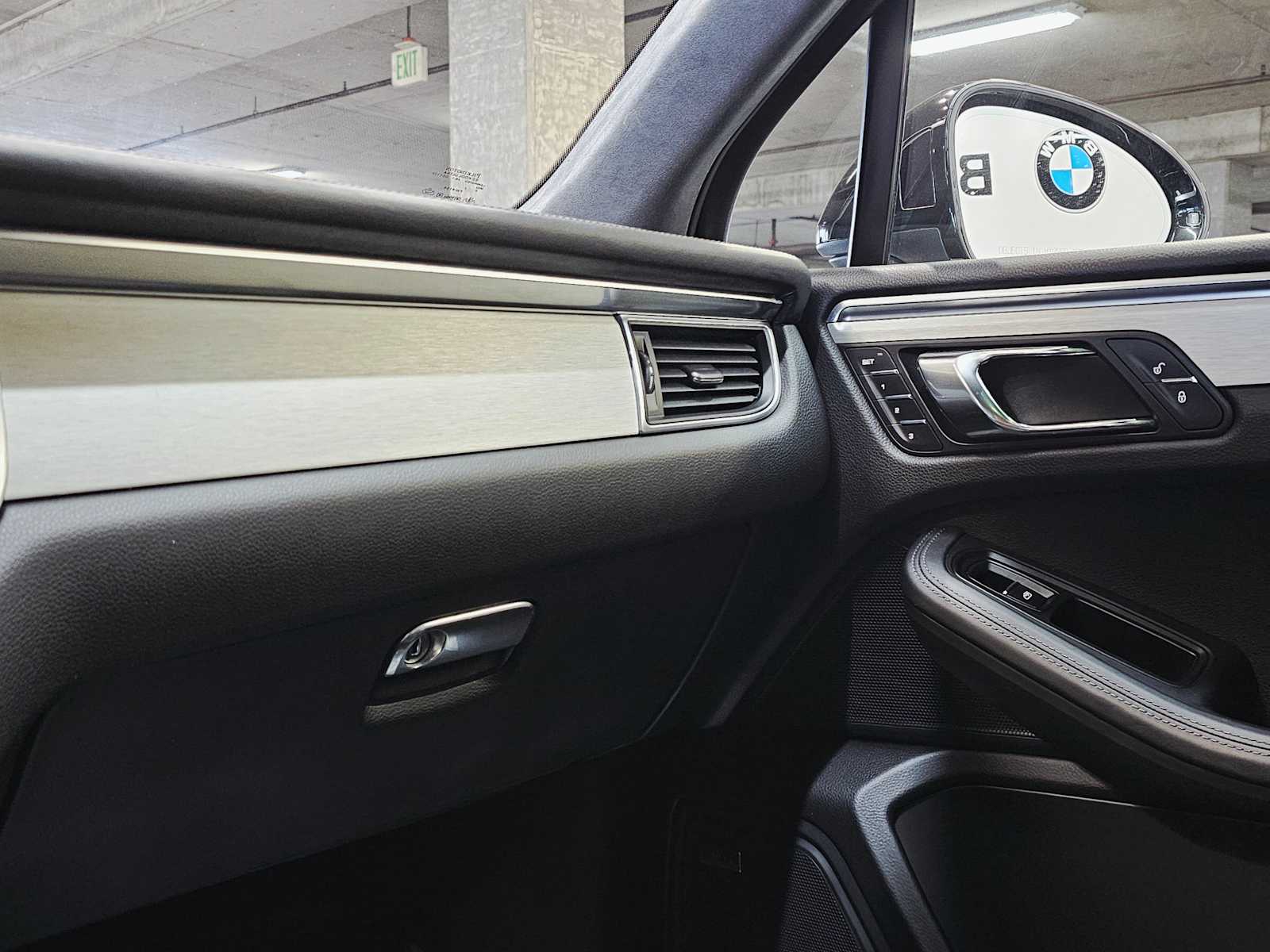 Thumbnail: 2016 Porsche Macan - 20