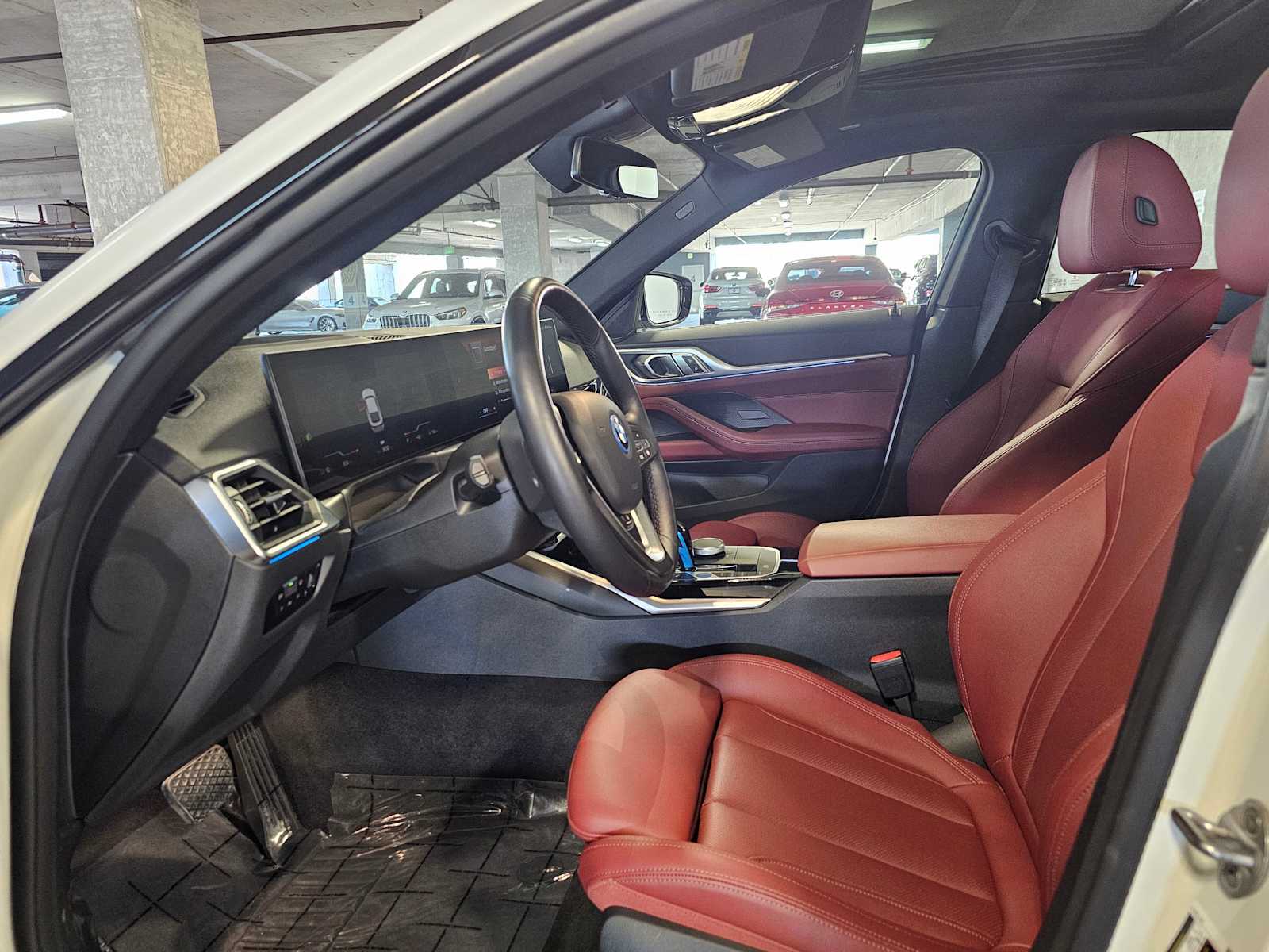 Thumbnail: 2023 BMW i4 - 34