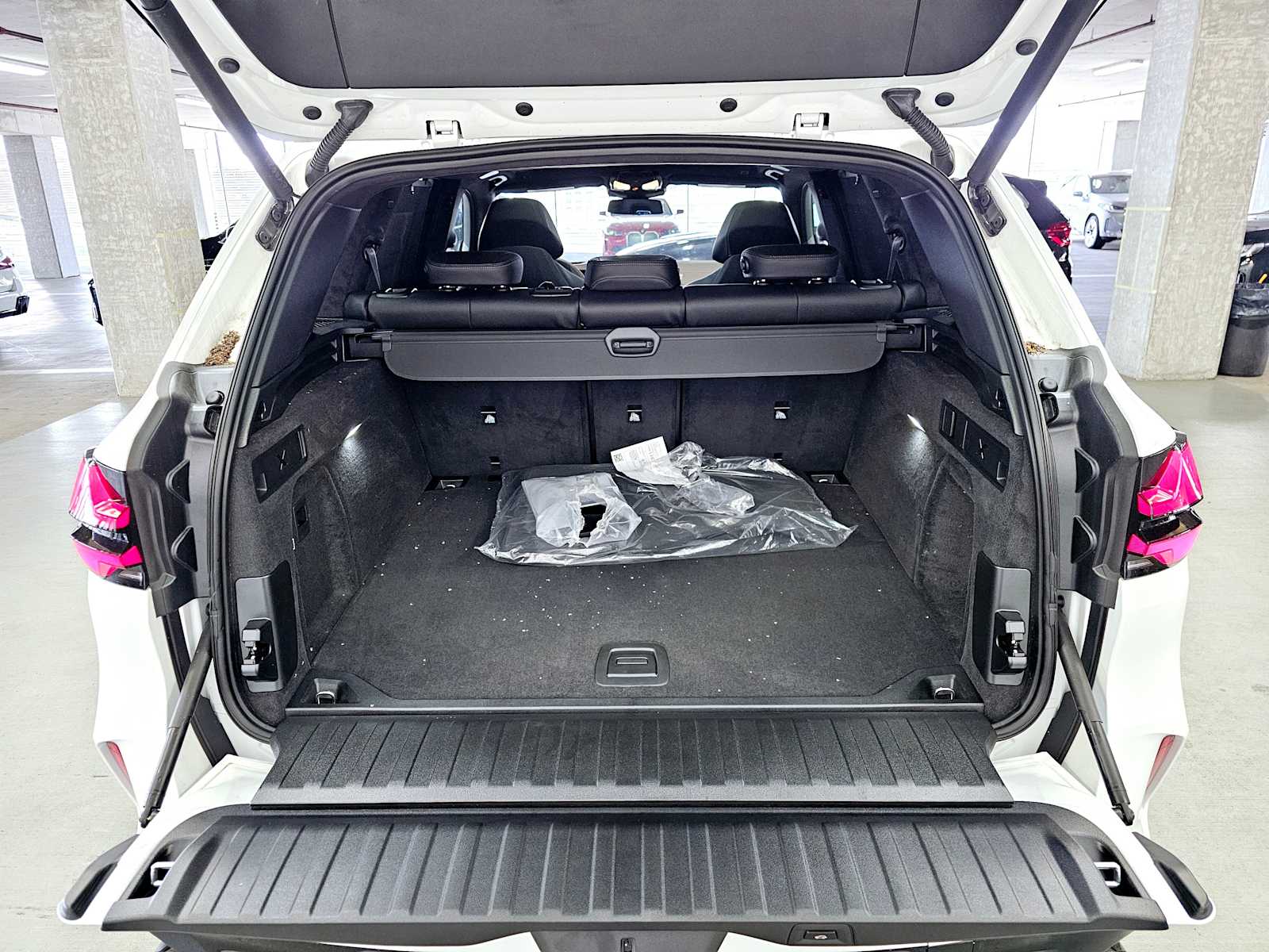 Thumbnail: 2025 BMW X5 - 28