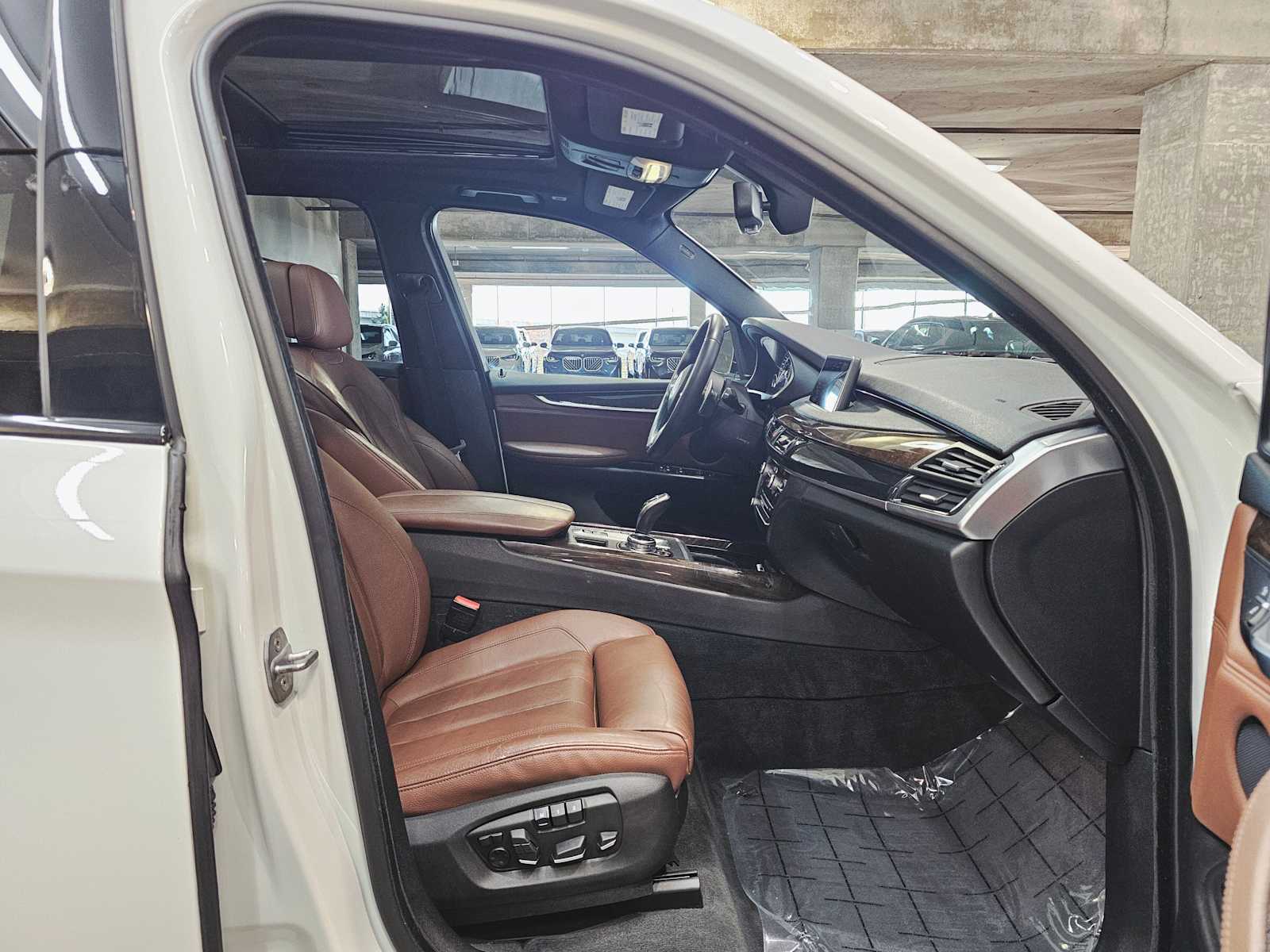 Thumbnail: 2014 BMW X5 - 27