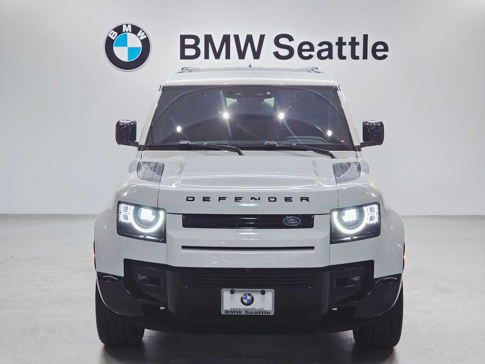 Thumbnail: 2024 Land Rover Defender - 6