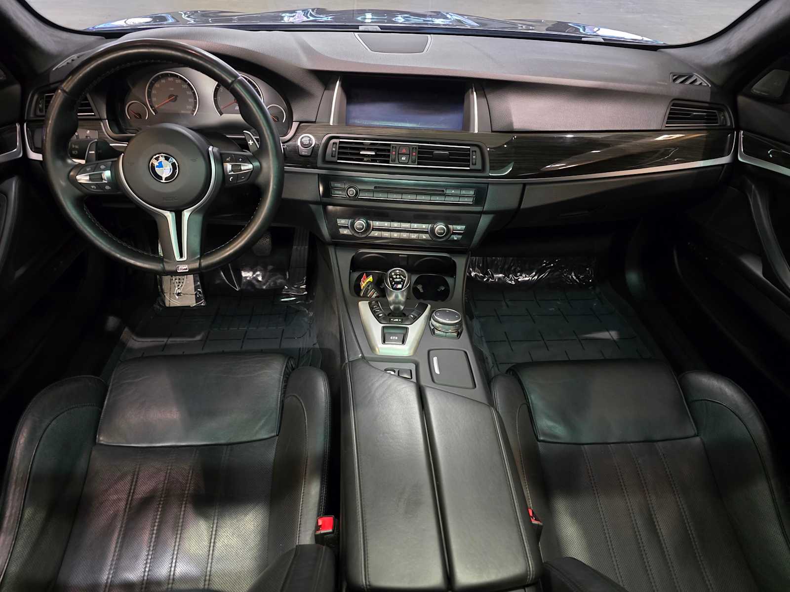 Thumbnail: 2015 BMW M5 - 10