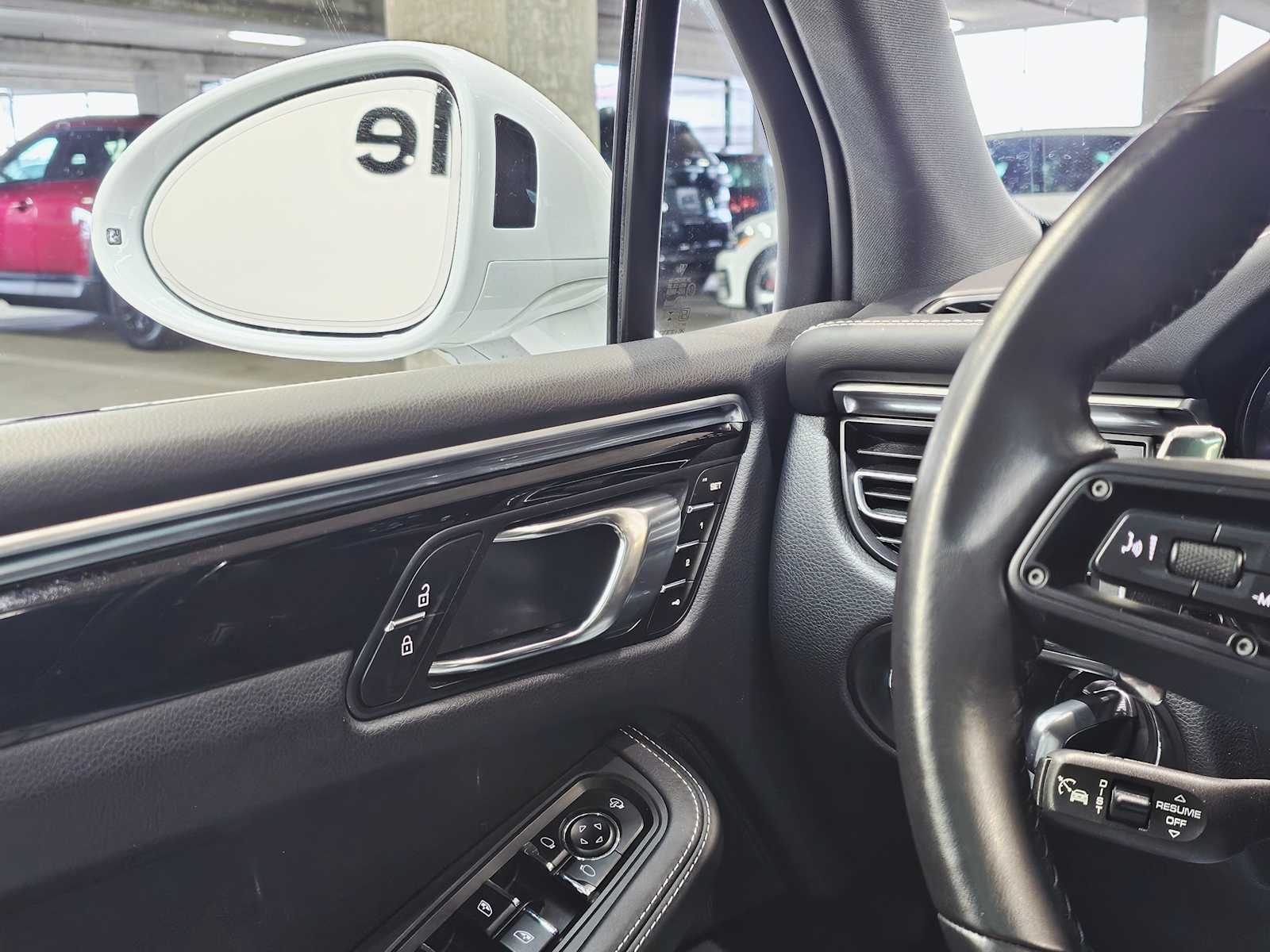 Thumbnail: 2024 Porsche Macan - 22