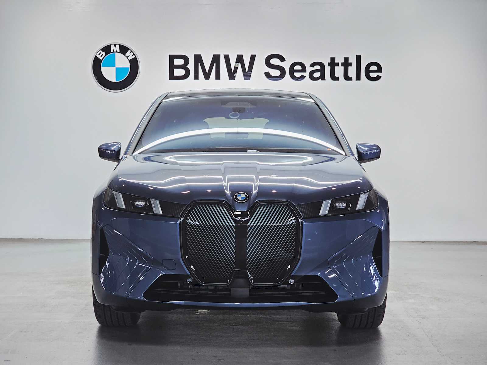 Thumbnail: 2026 BMW iX - 6