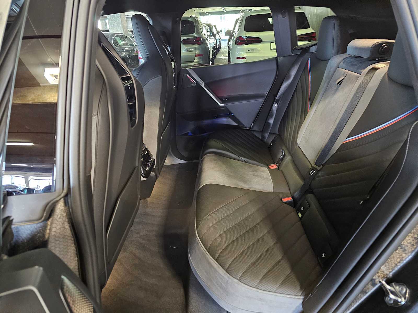 Thumbnail: 2026 BMW iX - 31