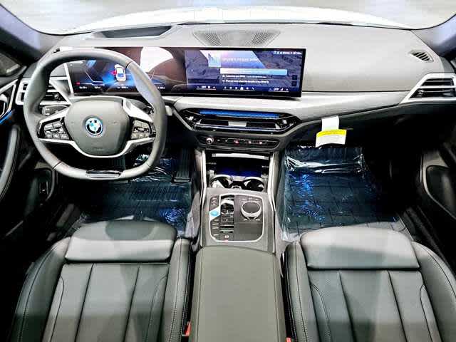 Thumbnail: 2025 BMW i4 - 10