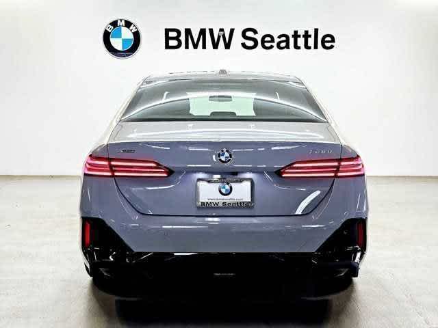 Thumbnail: 2025 BMW 5 Series - 5