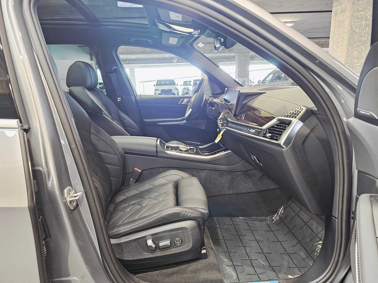 Thumbnail: 2026 BMW X5 - 27