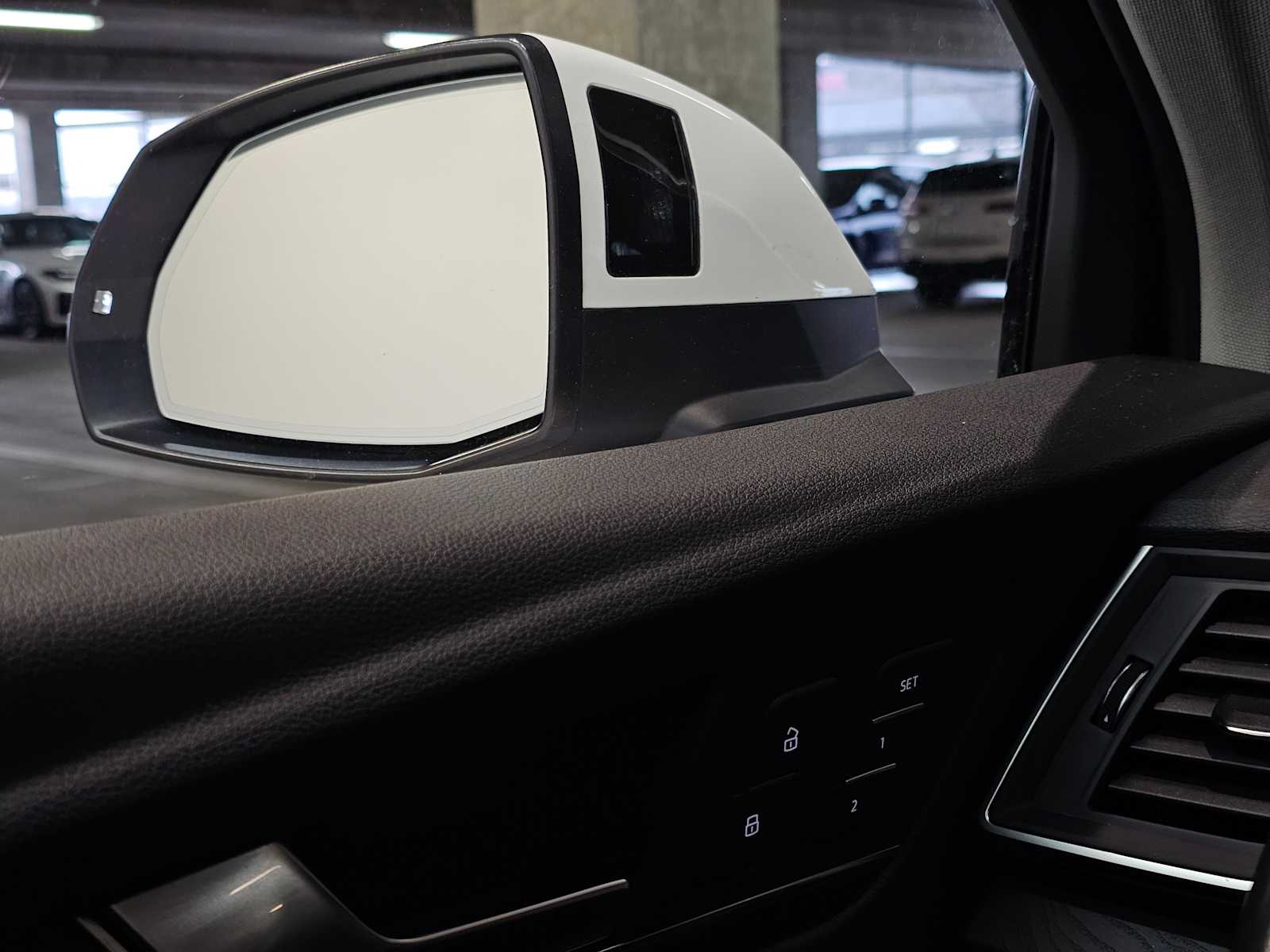 Thumbnail: 2020 Audi Q5 - 23