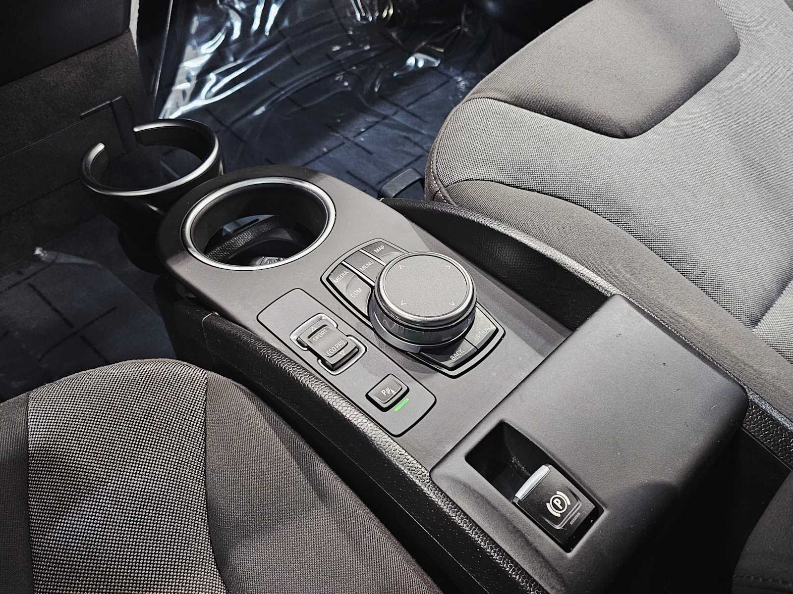 Thumbnail: 2018 BMW i3 - 17