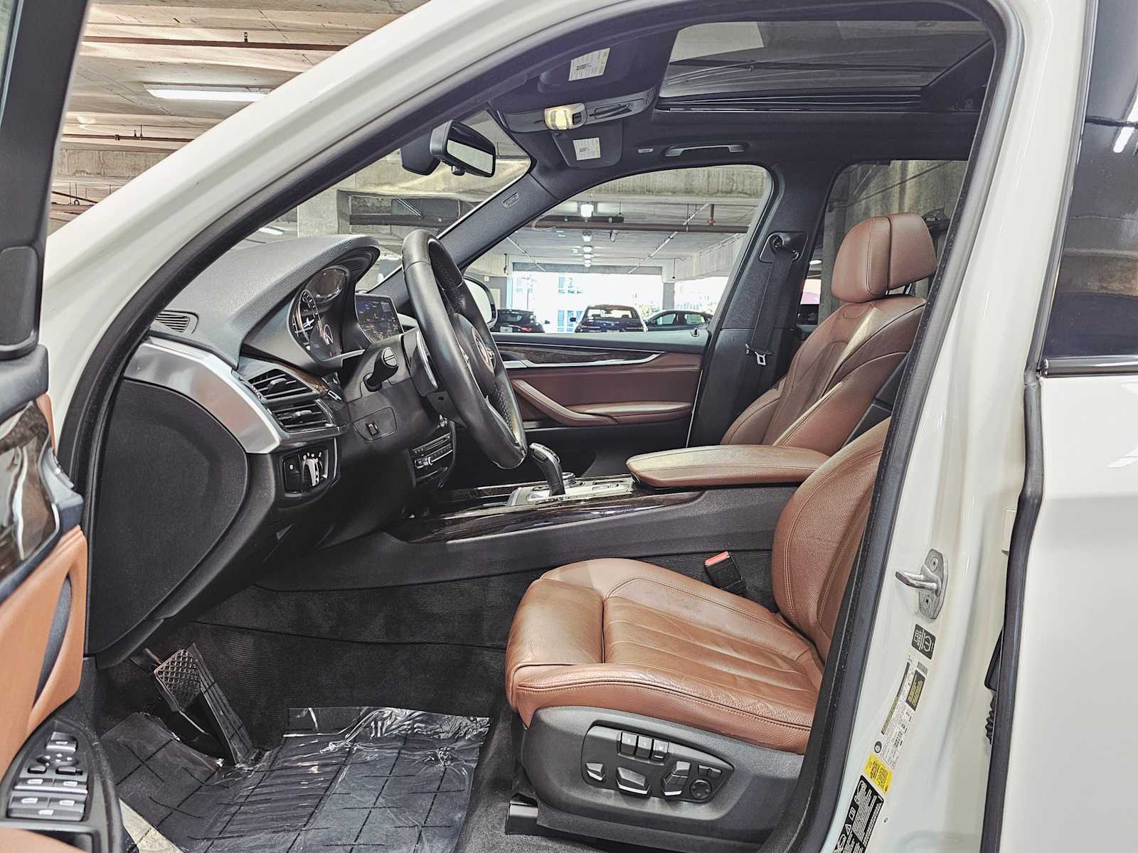 Thumbnail: 2014 BMW X5 - 23