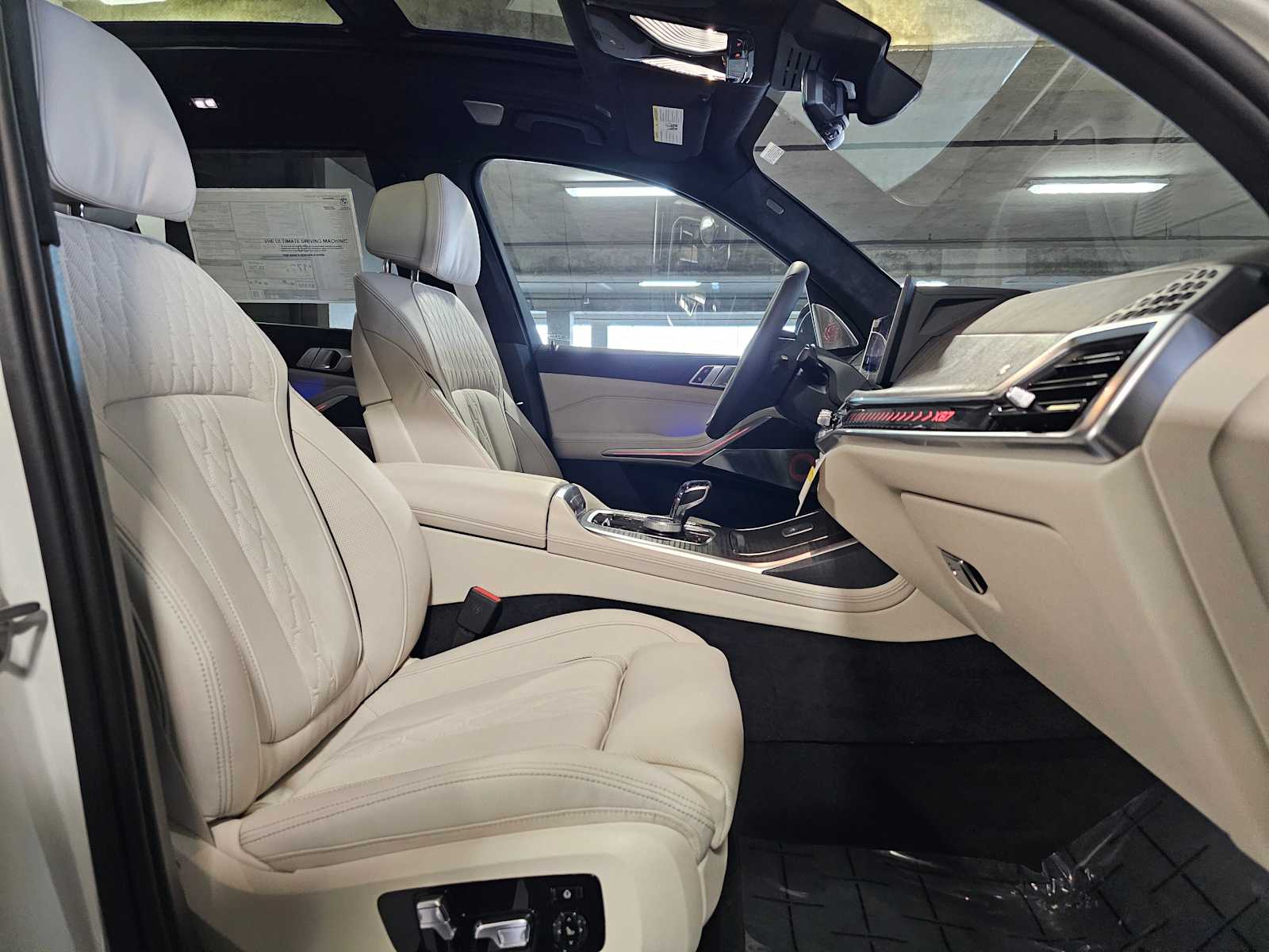 Thumbnail: 2026 BMW X7 - 40