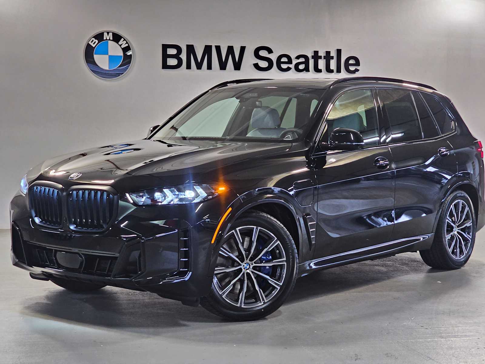 Thumbnail: 2026 BMW X5 - 1