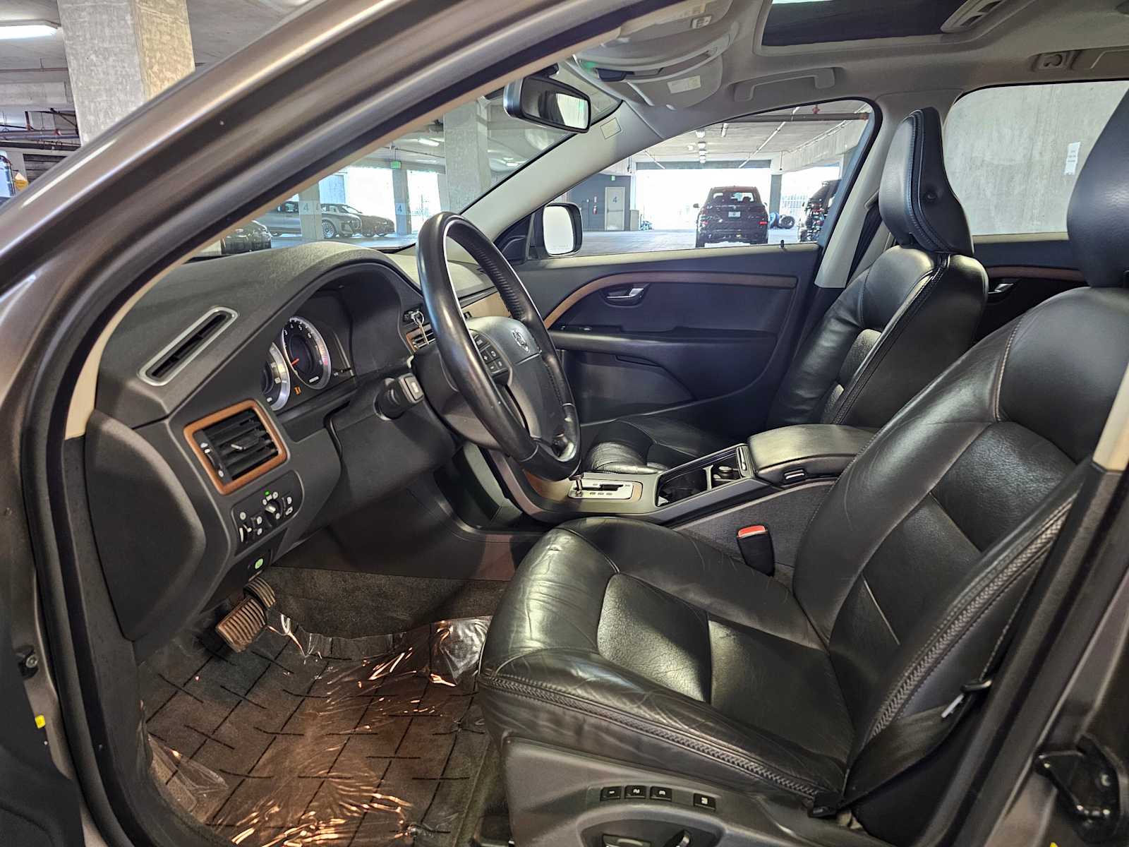 Thumbnail: 2009 Volvo XC70 - 24